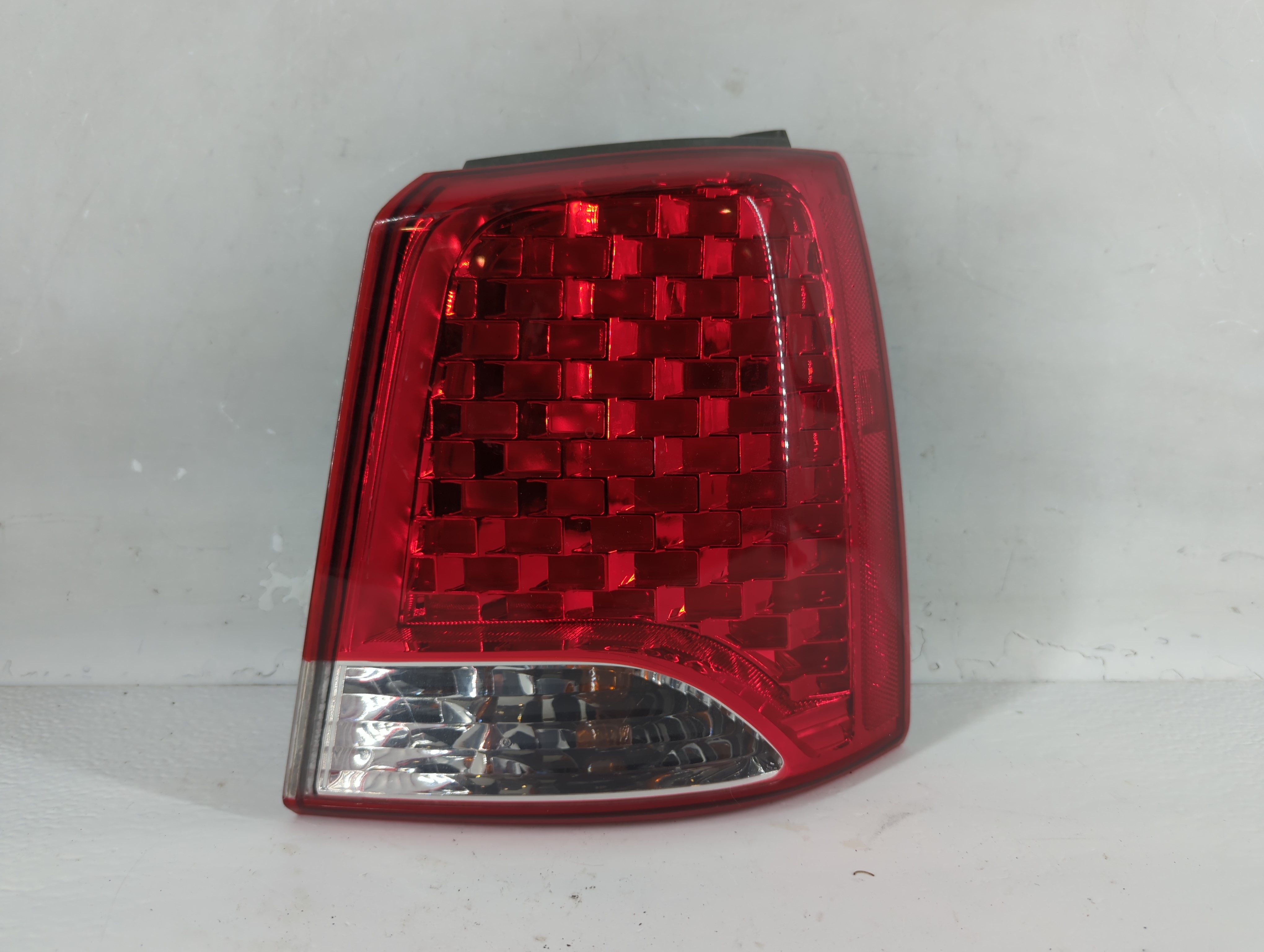 2011-2013 Kia Sorento Driver Left Side Tail Light Taillight Oem 882553 - Oemusedautoparts1.com