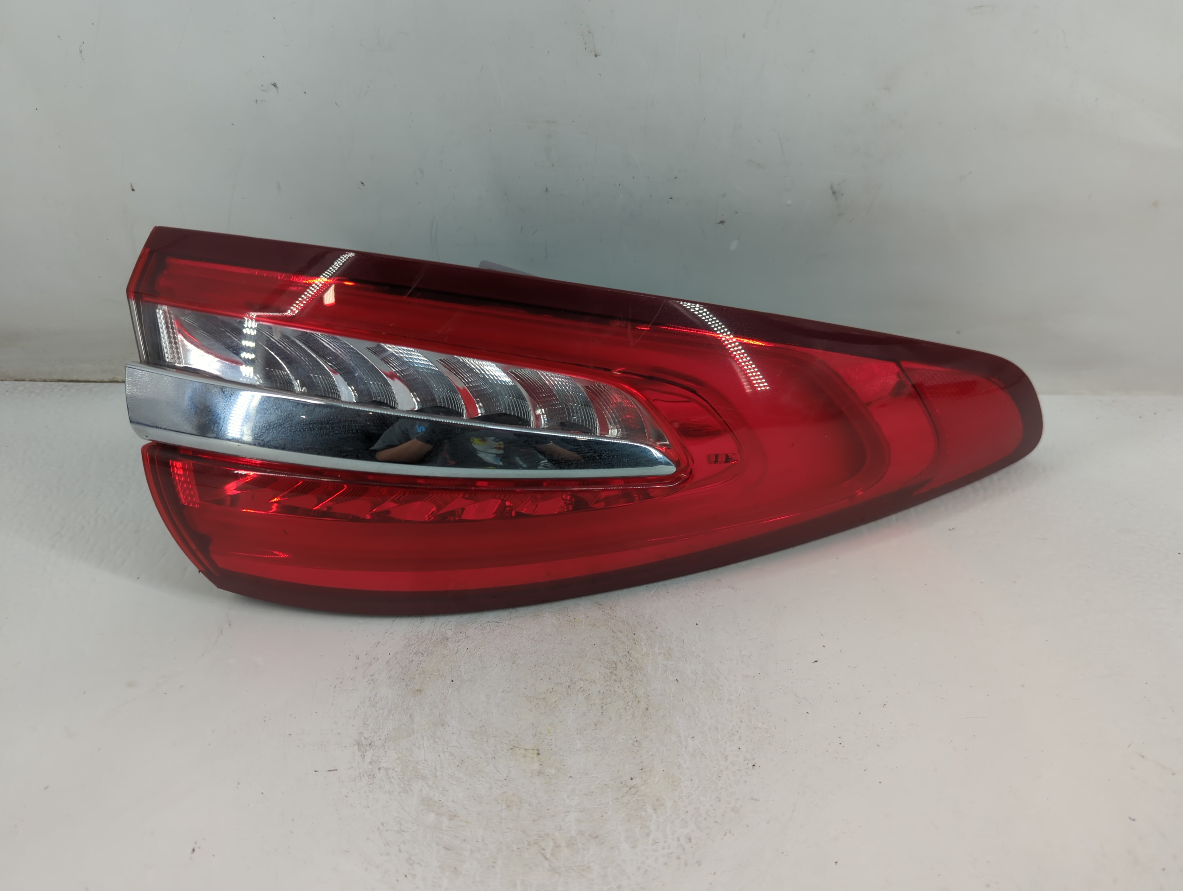2017-2018 Ford Fusion Passenger Right Side Tail Light Taillight Oem 882555 - Oemusedautoparts1.com