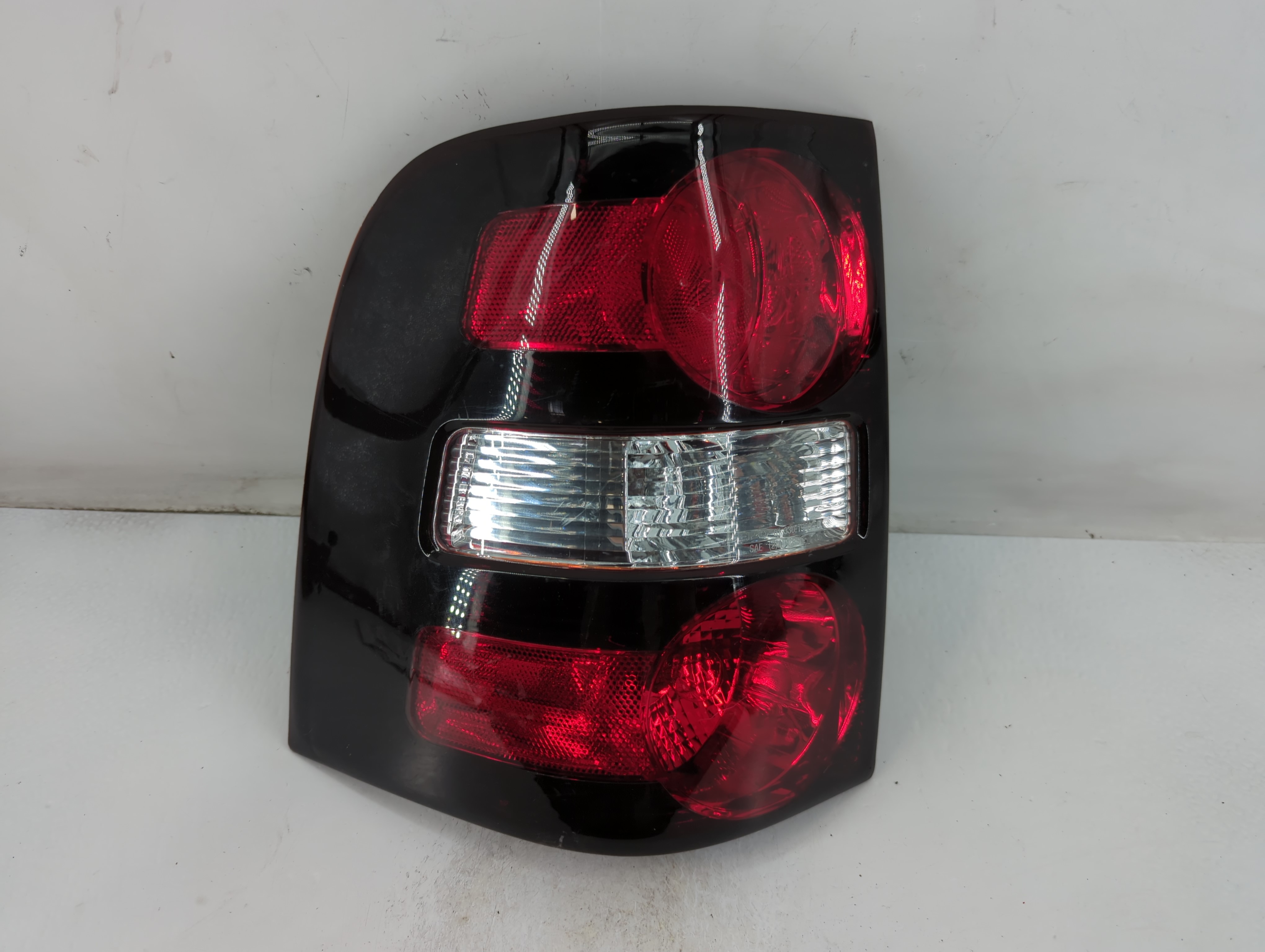 Picture of 2006-2010 Ford Explorer Passenger Right Side Tail Light Taillight Oem 882577