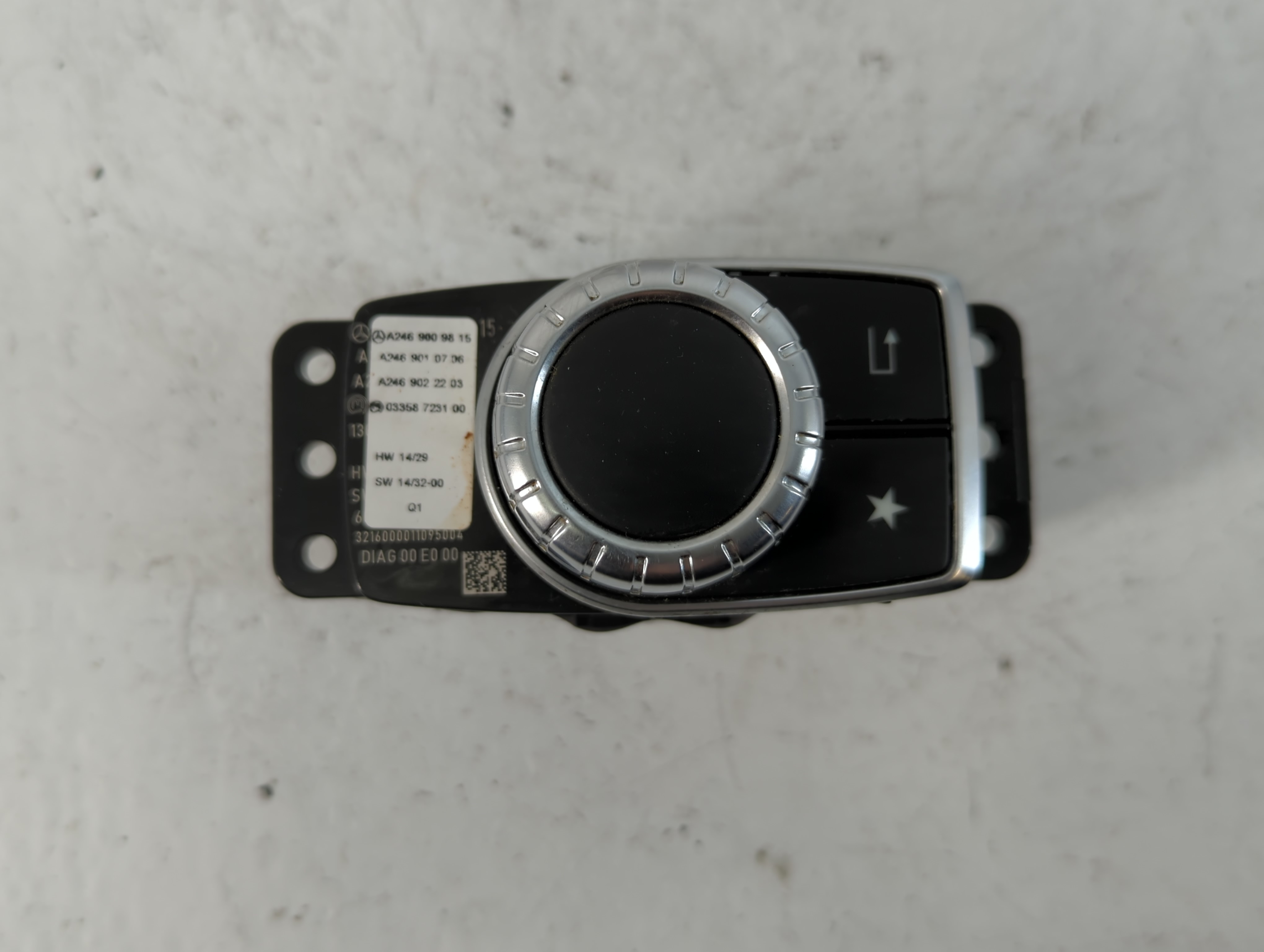 2014-2016 Mercedes-benz Cla250 Am Fm Cd Player Radio Receiver 882858 - Oemusedautoparts1.com