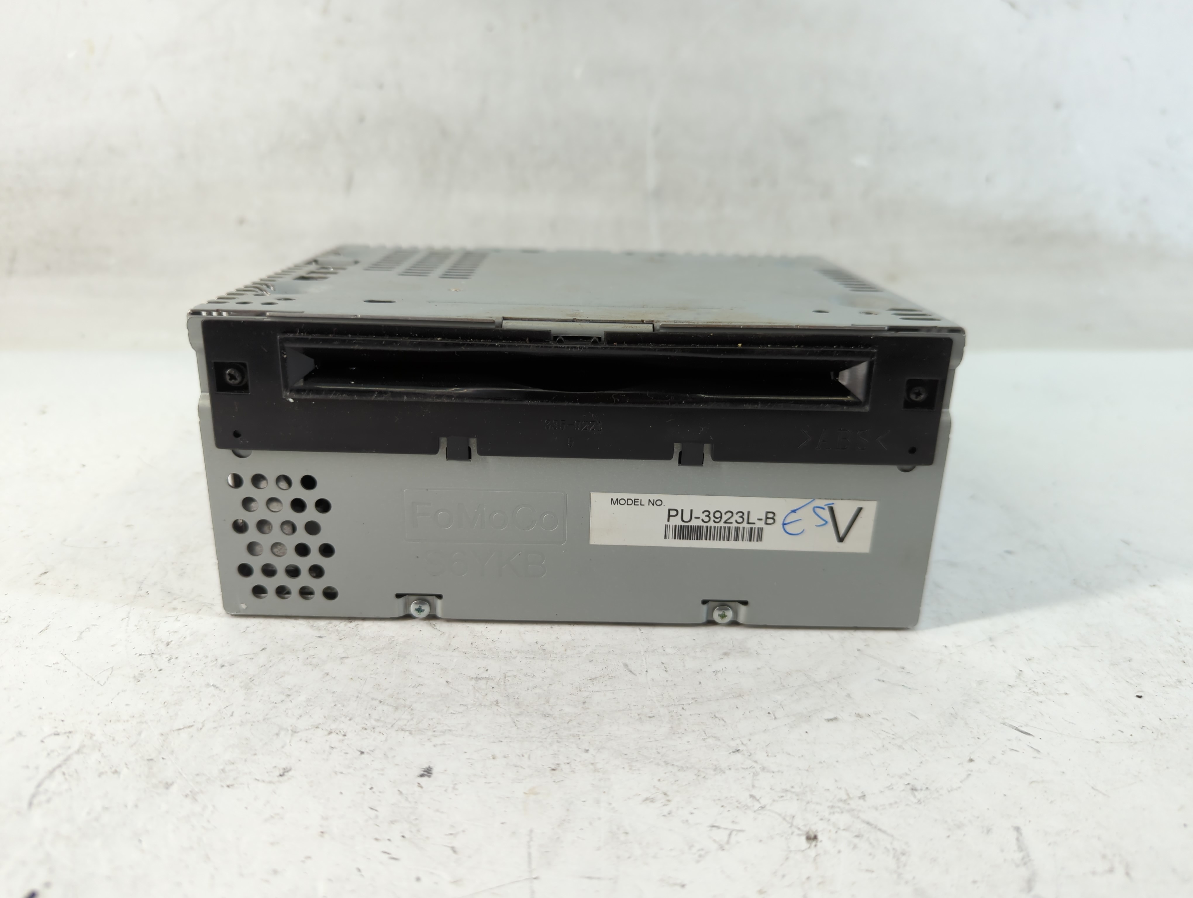 2016-2017 Ford Explorer Am Fm Cd Player Radio Receiver 882885 - Oemusedautoparts1.com