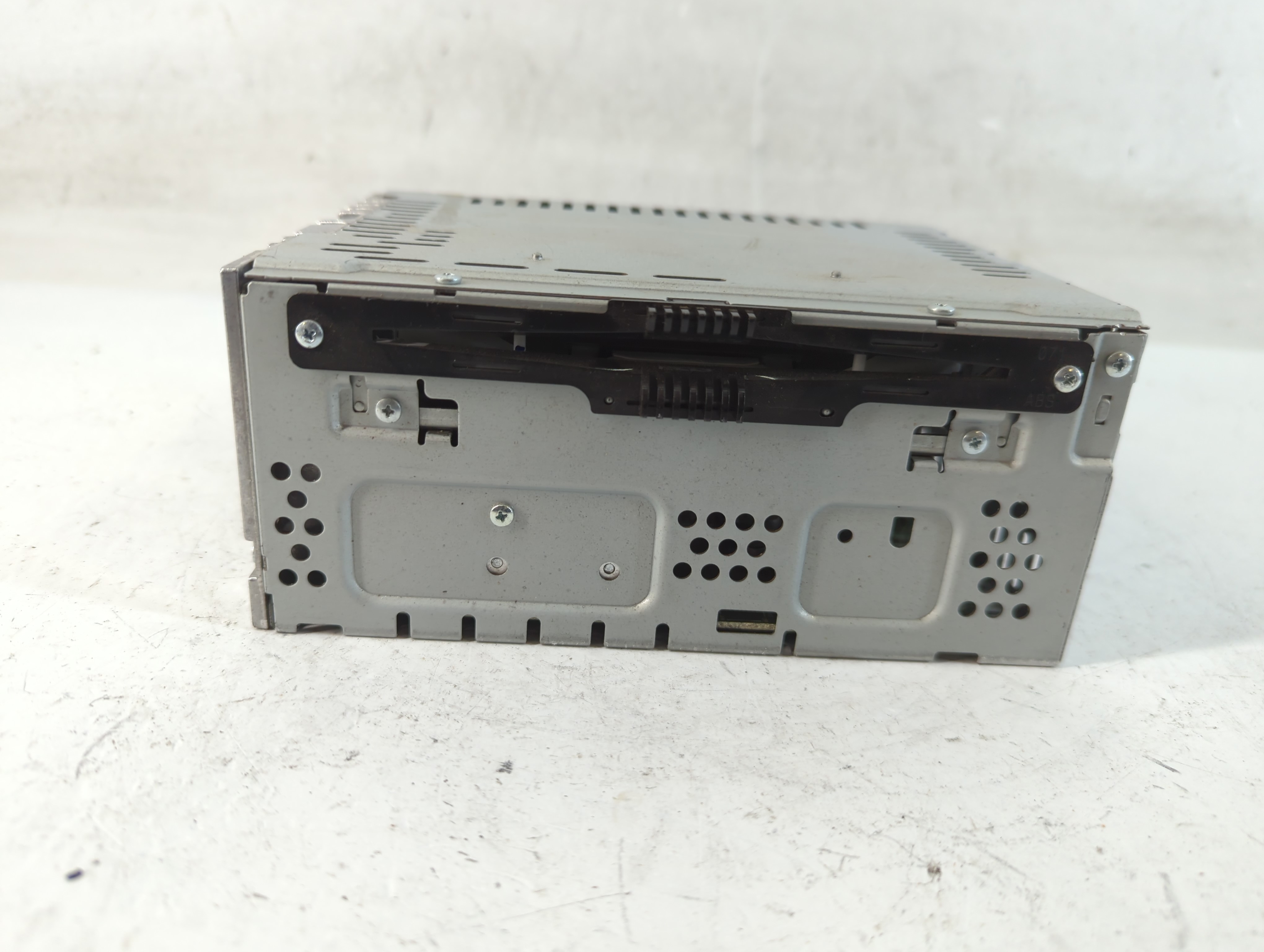 Ford Fusion Am Fm Cd Player Radio Receiver 882887 - Oemusedautoparts1.com