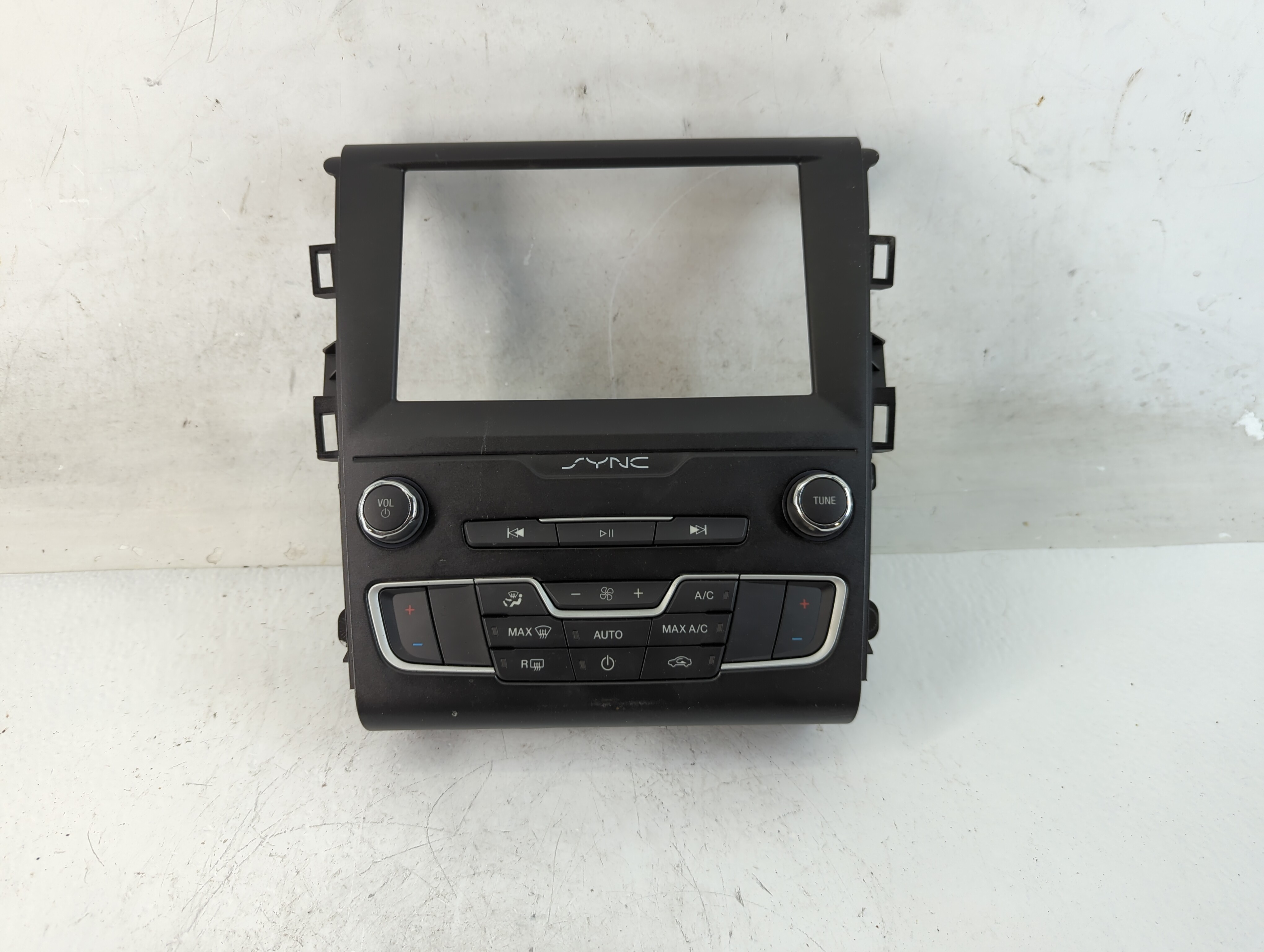 2019-2020 Ford Fusion Am Fm Cd Player Radio Receiver 882893 - Oemusedautoparts1.com