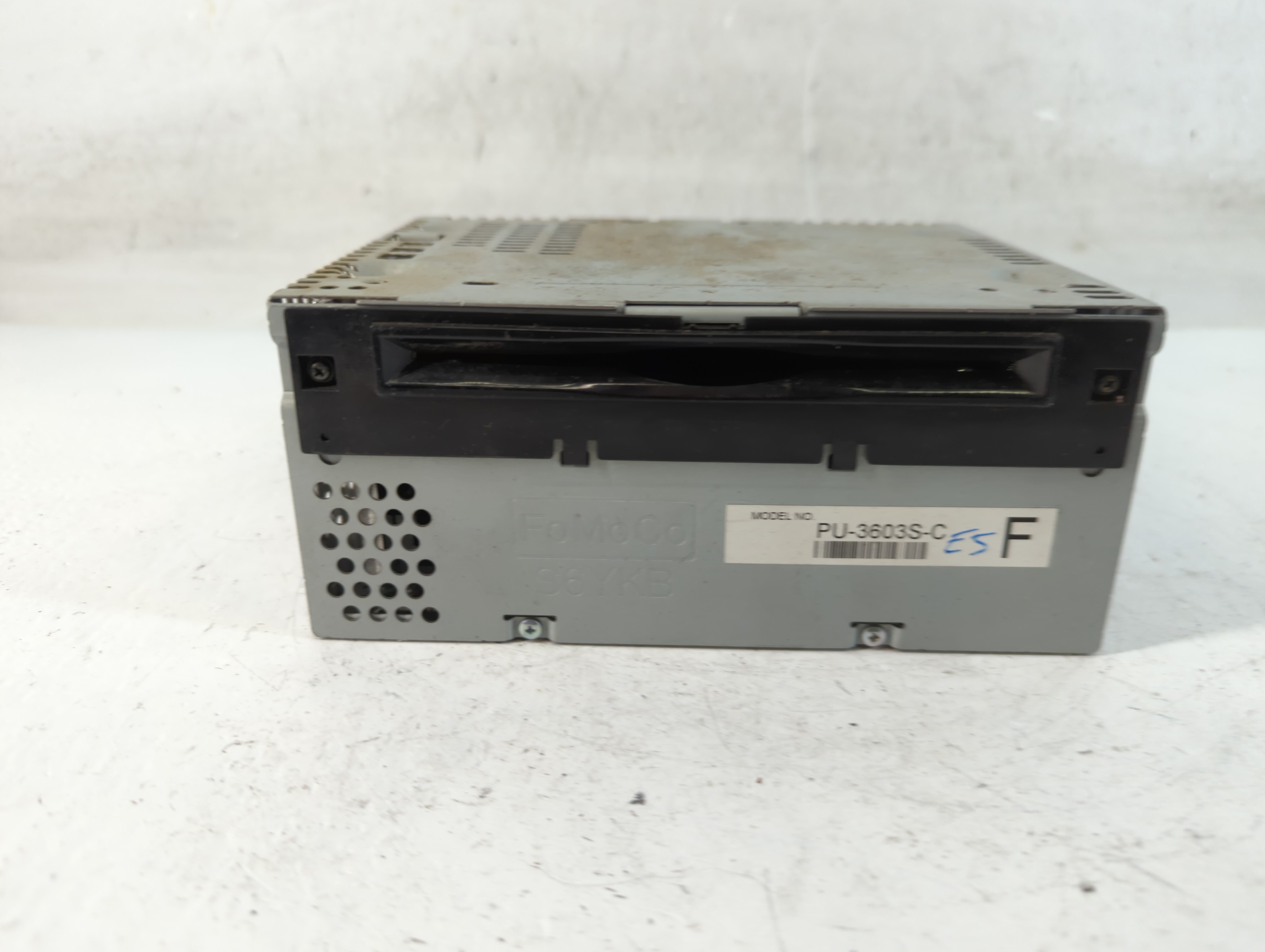 2016-2016 Ford Mustang Am Fm Cd Player Radio Receiver 882905 - Oemusedautoparts1.com