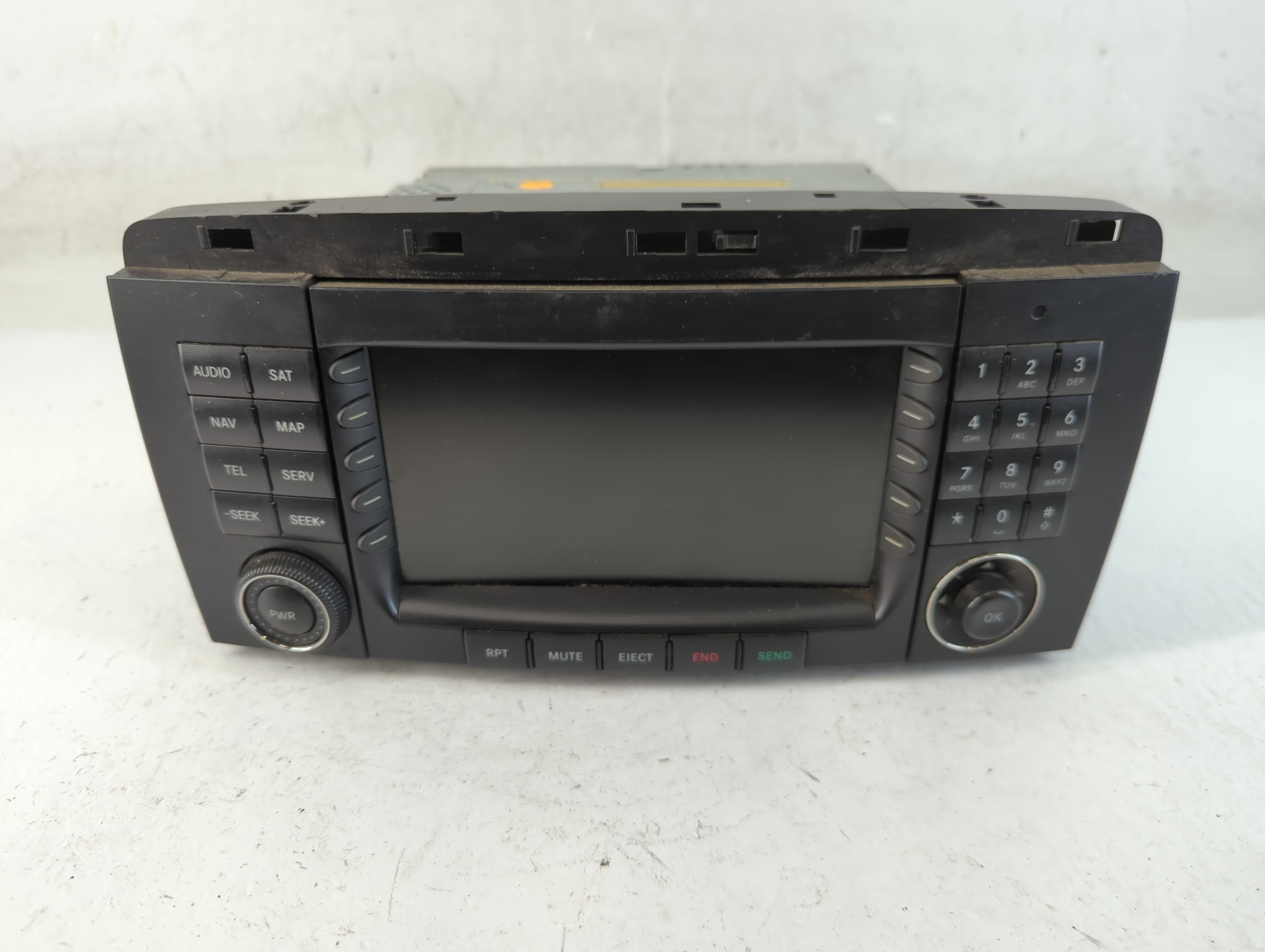 2006-2007 Mercedes-benz R350 Am Fm Cd Player Radio Receiver 882906 - Oemusedautoparts1.com