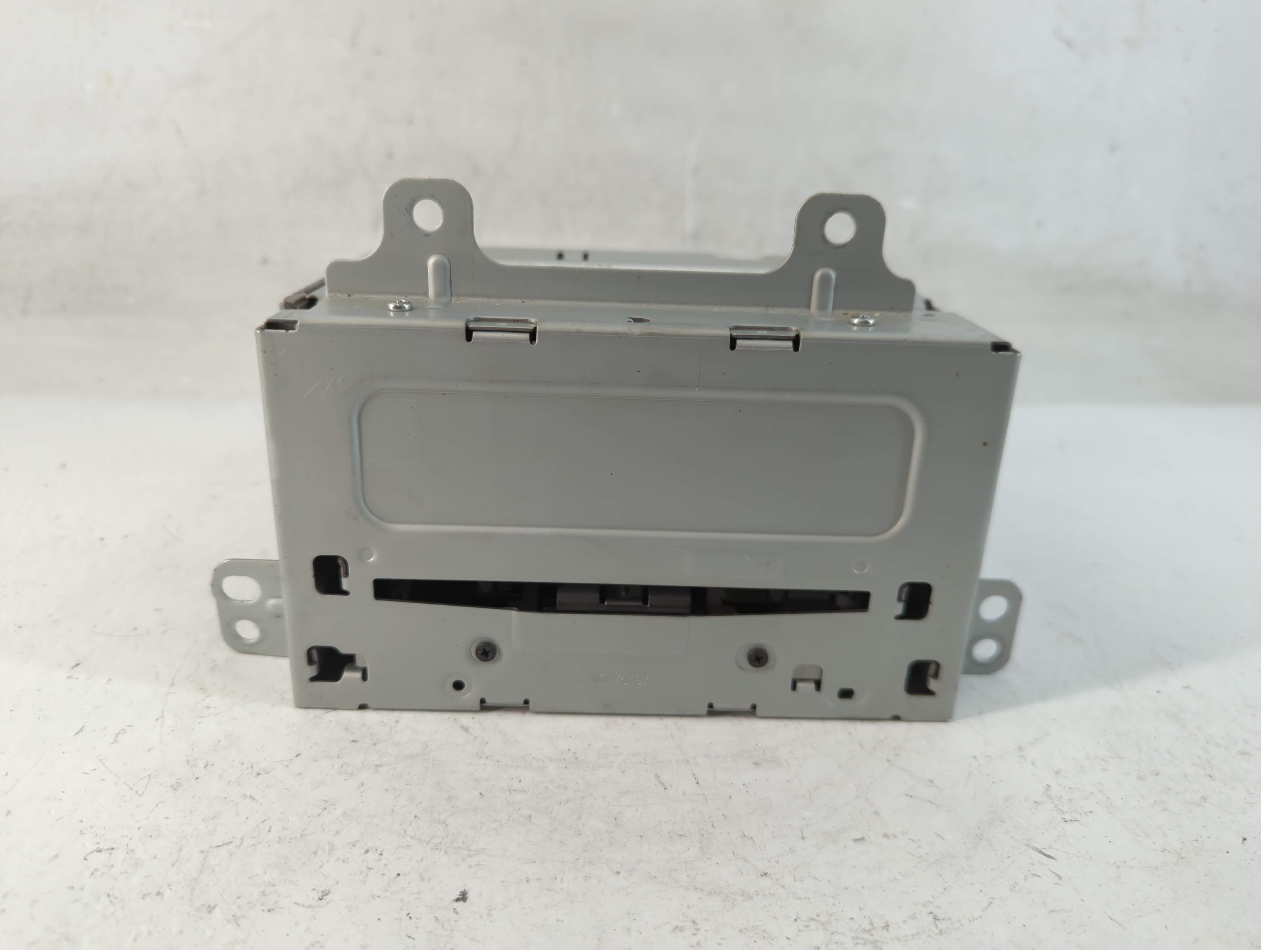 2012-2012 Chevrolet Cruze Am Fm Cd Player Radio Receiver 882913 - Oemusedautoparts1.com