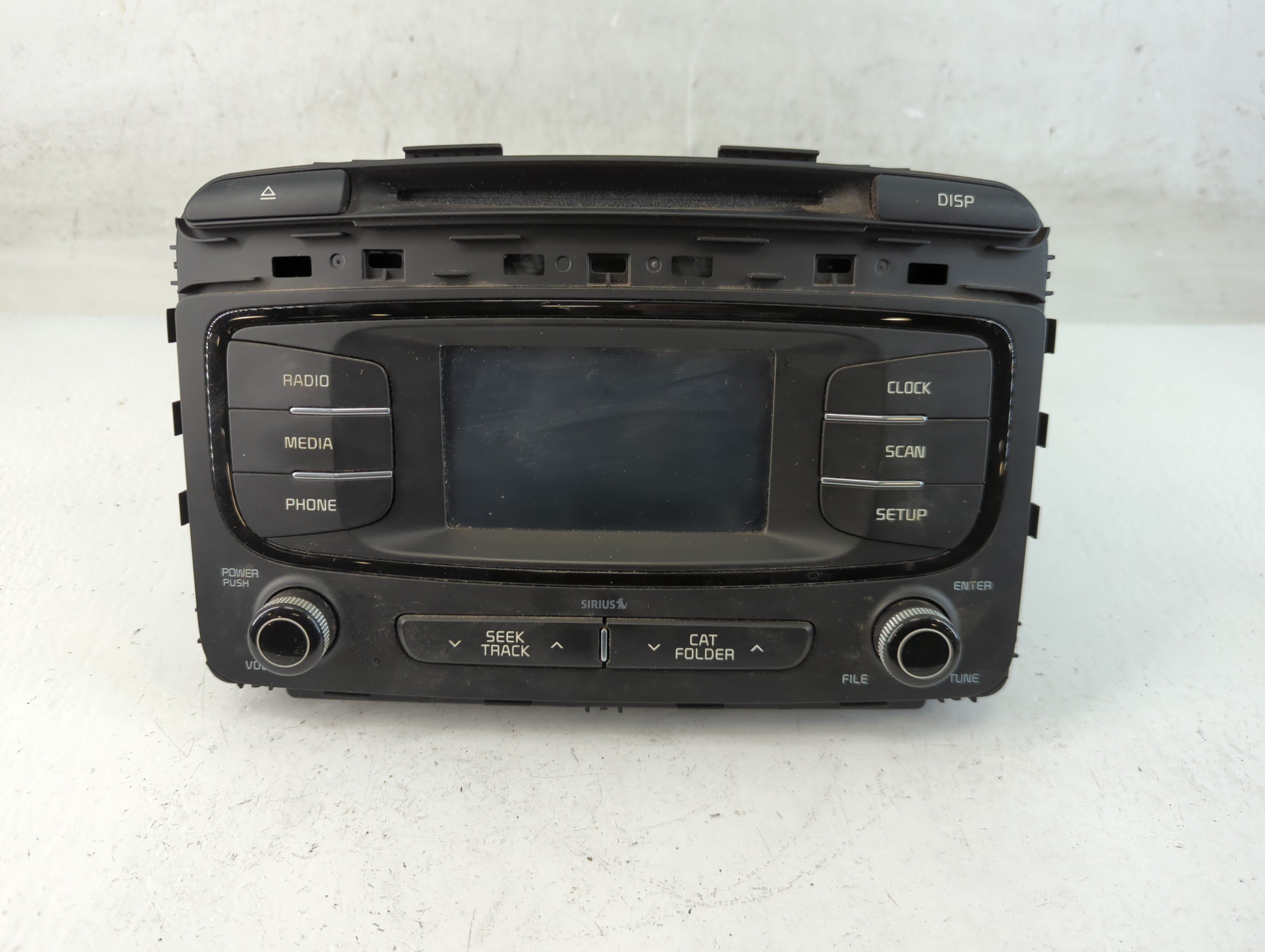 2016-2018 Kia Sorento Am Fm Cd Player Radio Receiver 882943 - Oemusedautoparts1.com