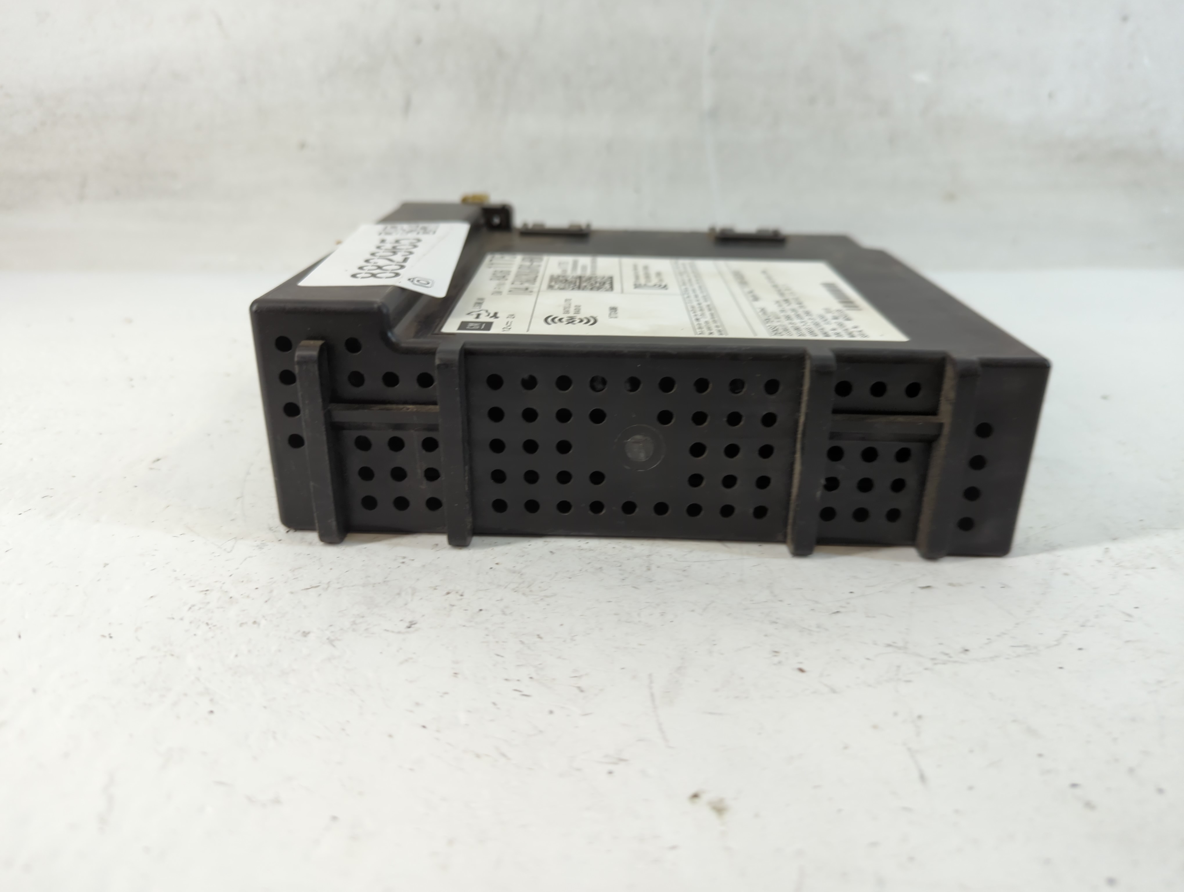 2018-2019 Buick Enclave Am Fm Cd Player Radio Receiver 882965 - Oemusedautoparts1.com