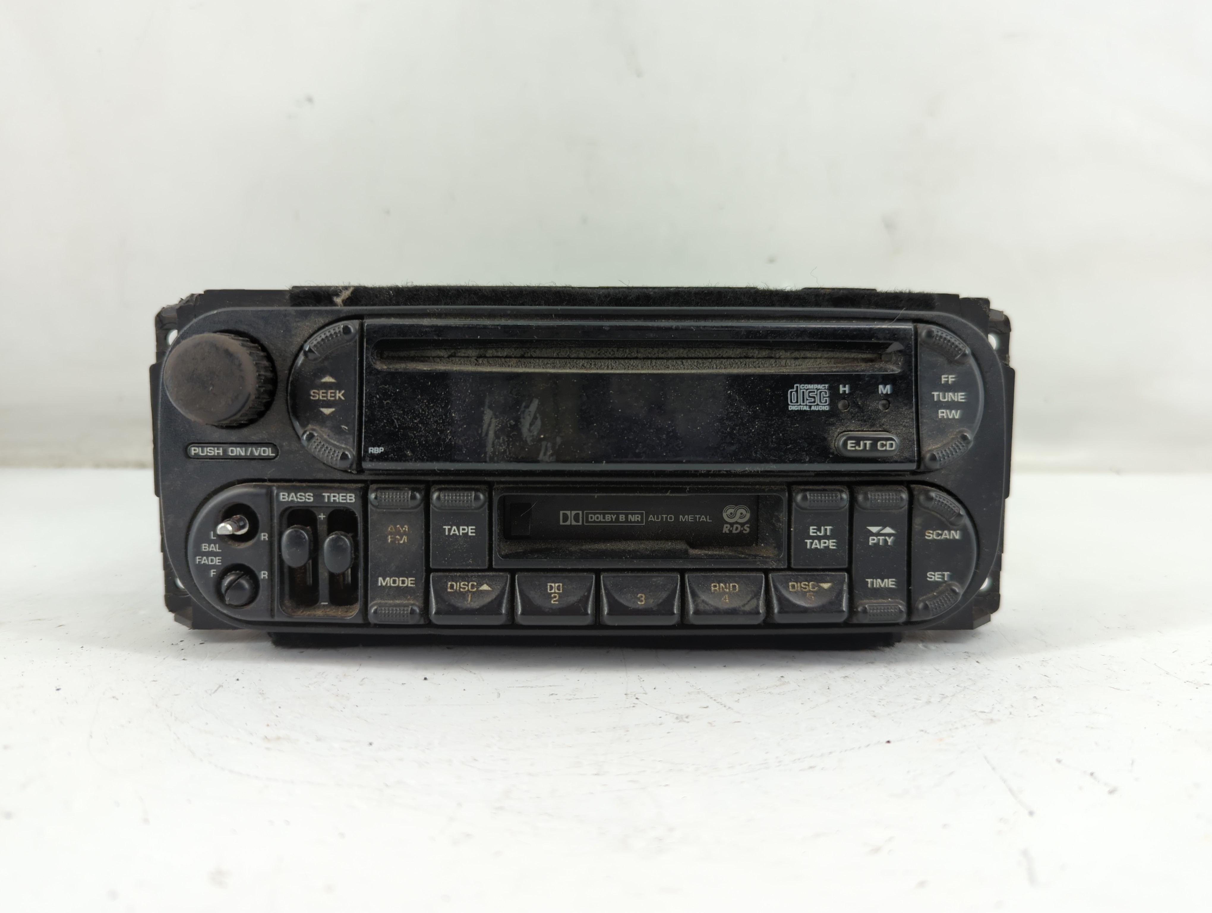 2002-2004 Jeep Grand Cherokee Am Fm Cd Player Radio Receiver 883179 - Oemusedautoparts1.com