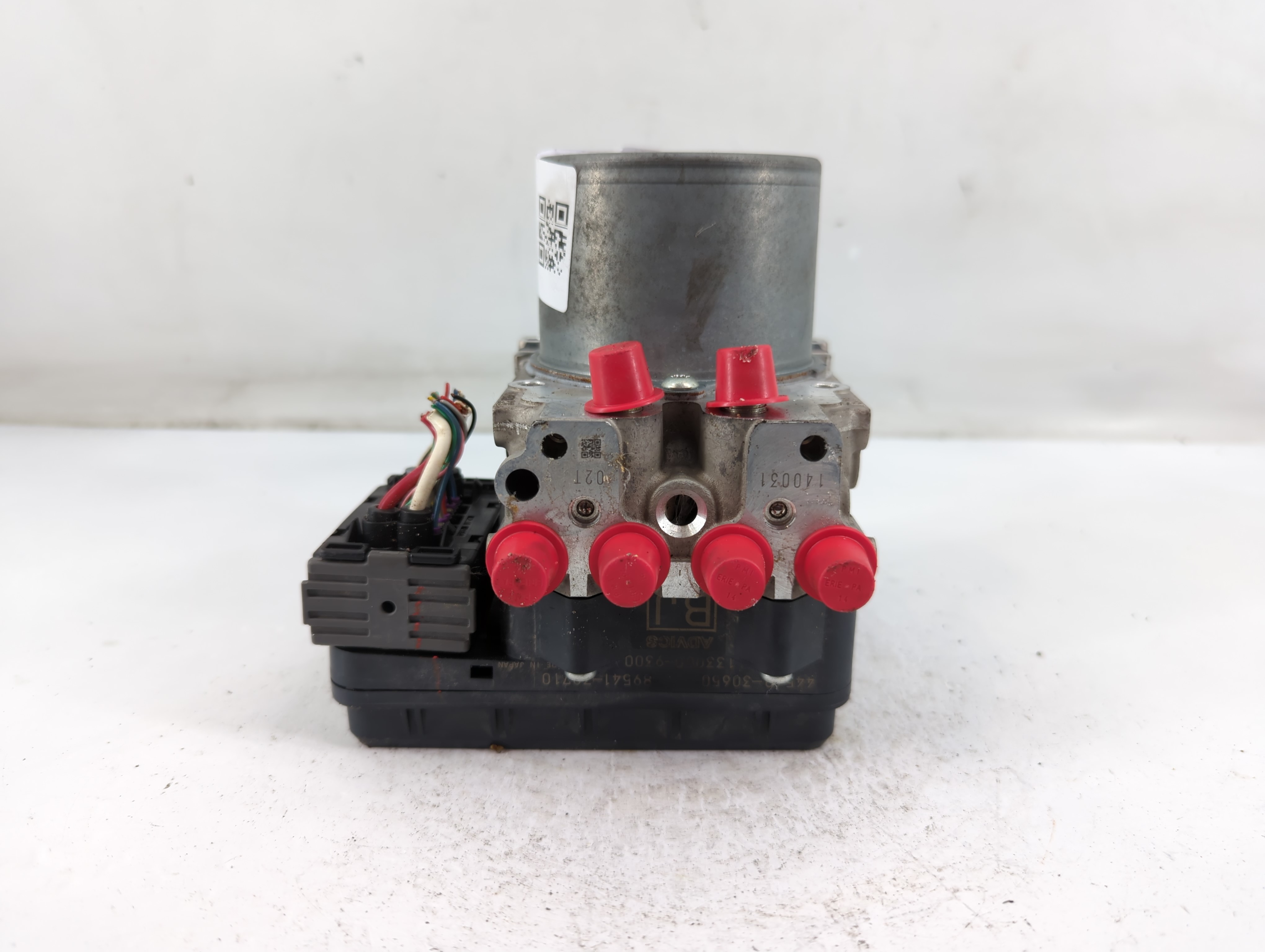 Picture of Lexus Es350 Abs Pump Control Module 883279