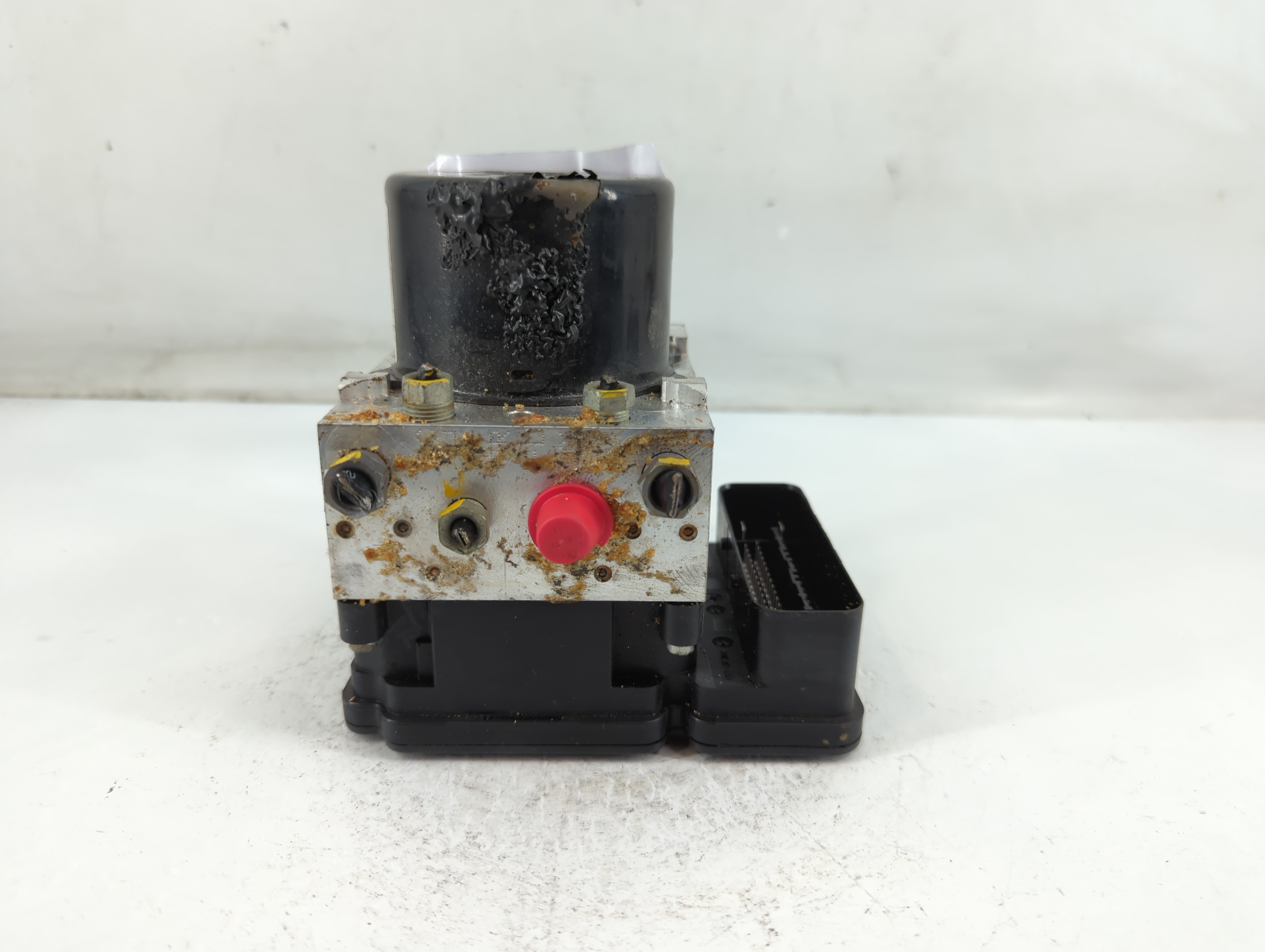 2012-2012 Land Rover Lr2 Abs Pump Control Module 883282 - Oemusedautoparts1.com