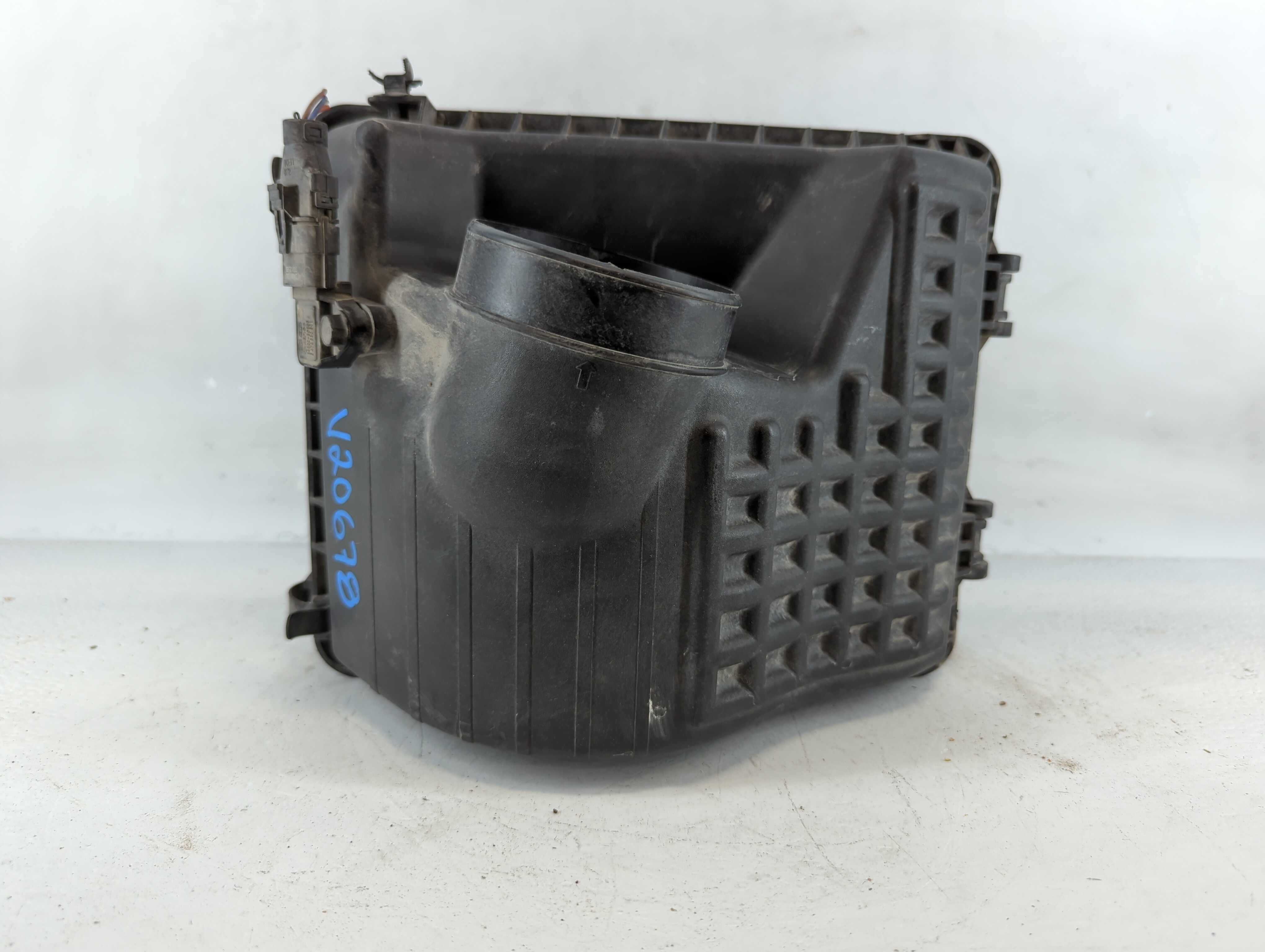 Picture of 2014-2016 Kia Cadenza Air Cleaner Intake-duct Hose Tube 883401