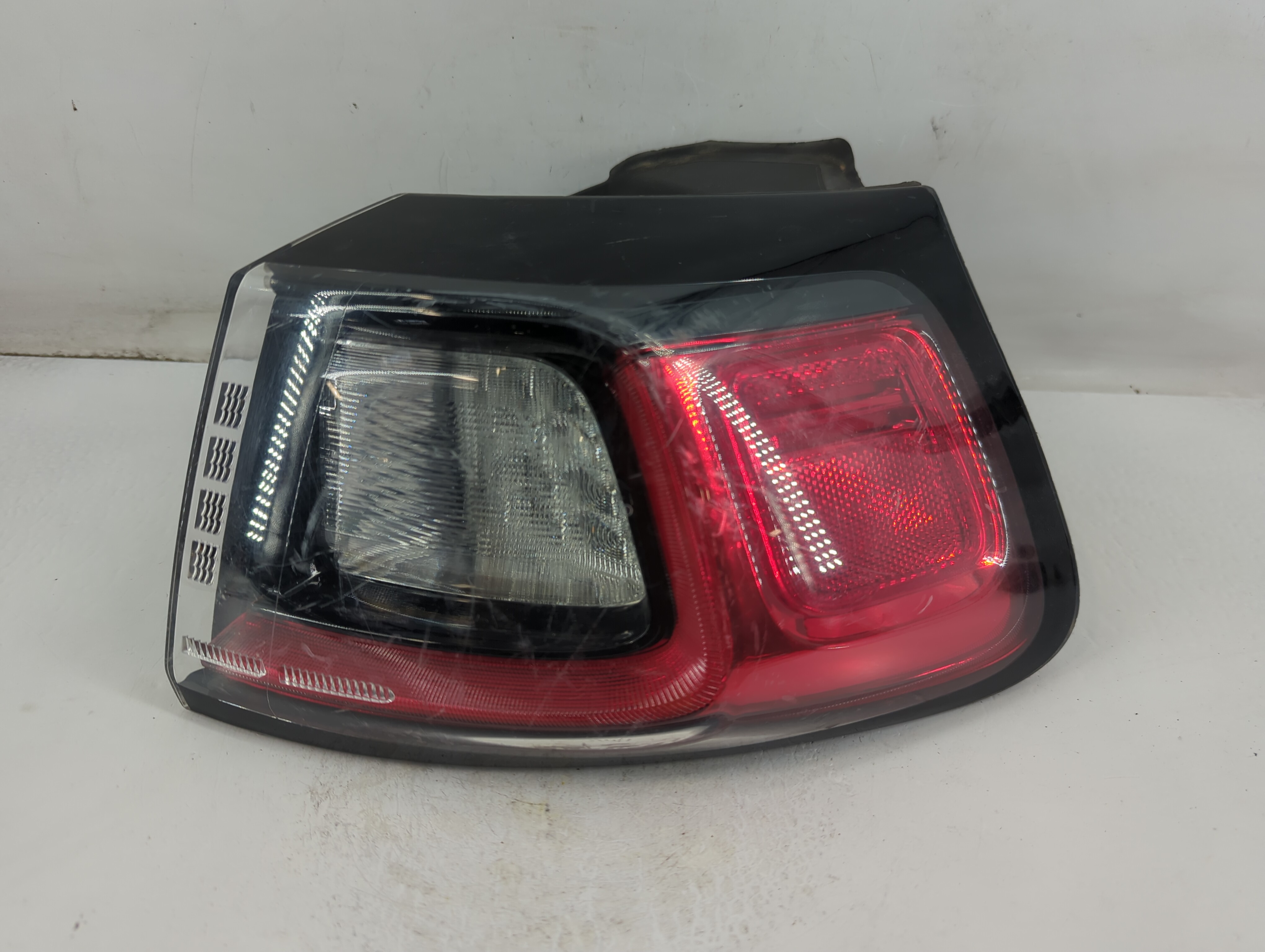 2019-2022 Jeep Cherokee Passenger Right Side Tail Light Taillight Oem 883404 - Oemusedautoparts1.com