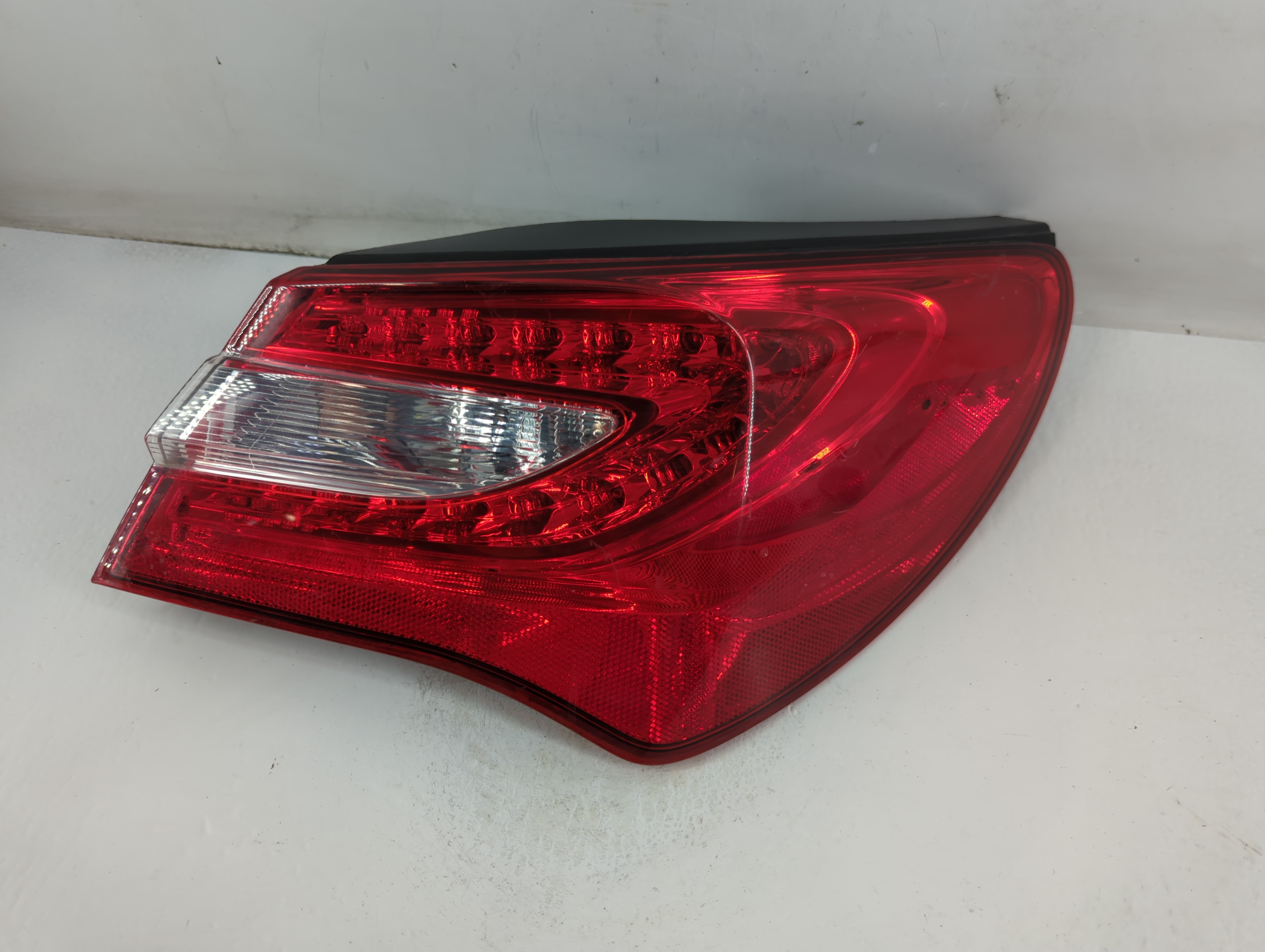 2011-2014 Chrysler 200 Passenger Right Side Tail Light Taillight Oem 883405 - Oemusedautoparts1.com
