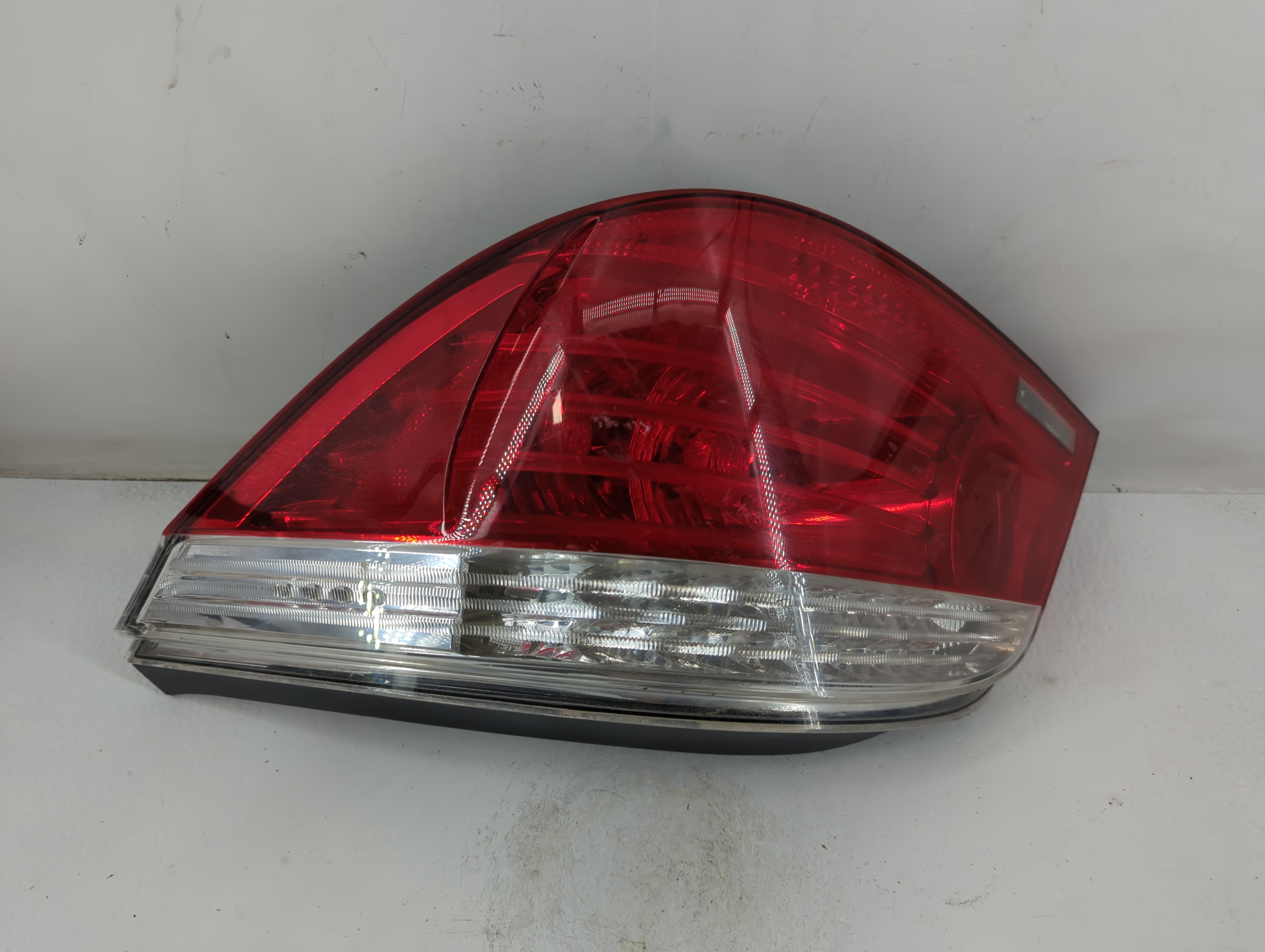 2008-2010 Bmw 550i Passenger Right Side Tail Light Taillight Oem 883443 - Oemusedautoparts1.com