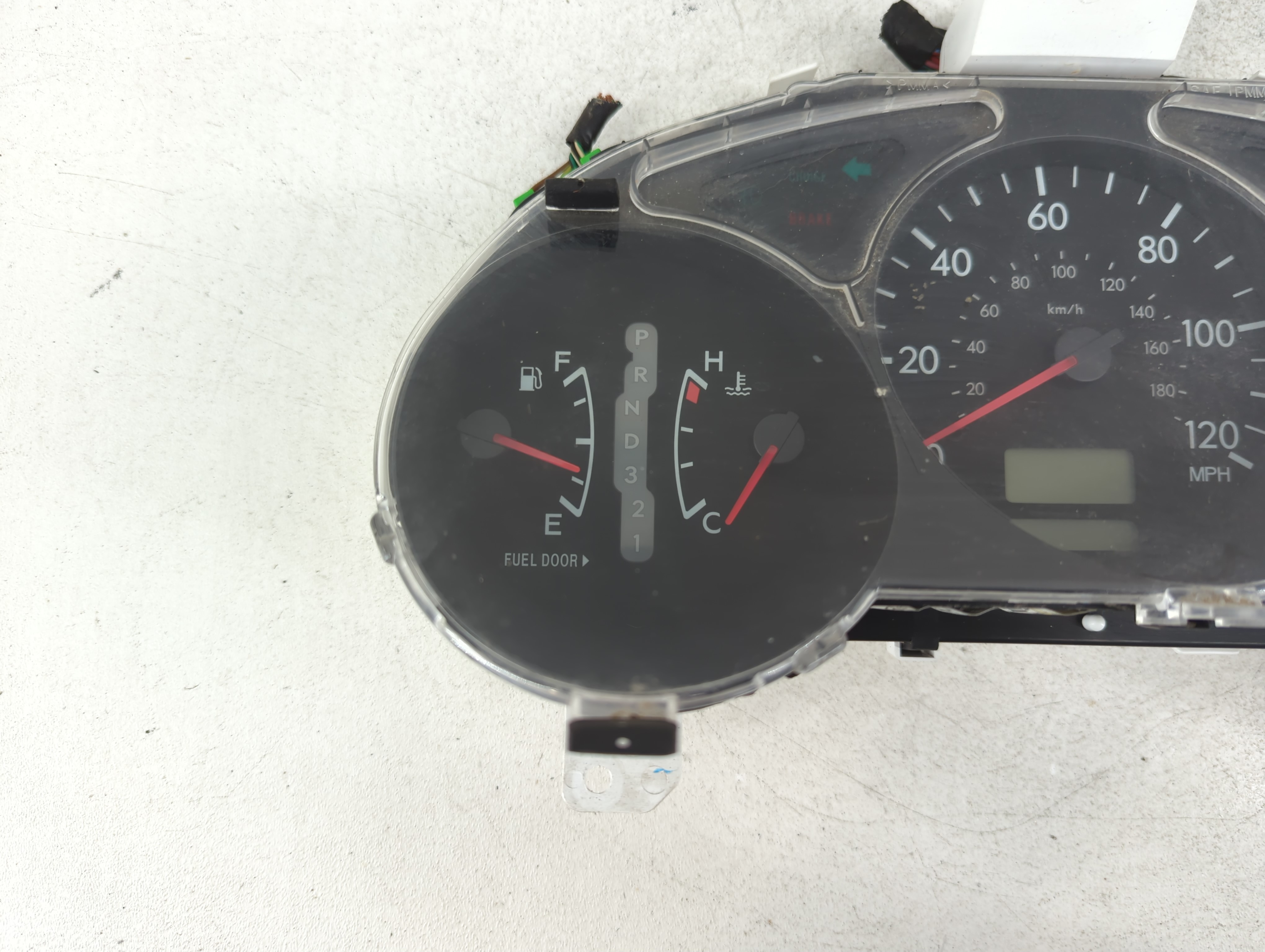 Picture of 2004 Subaru Forester Speedometer Instrument Cluster Gauges 883508