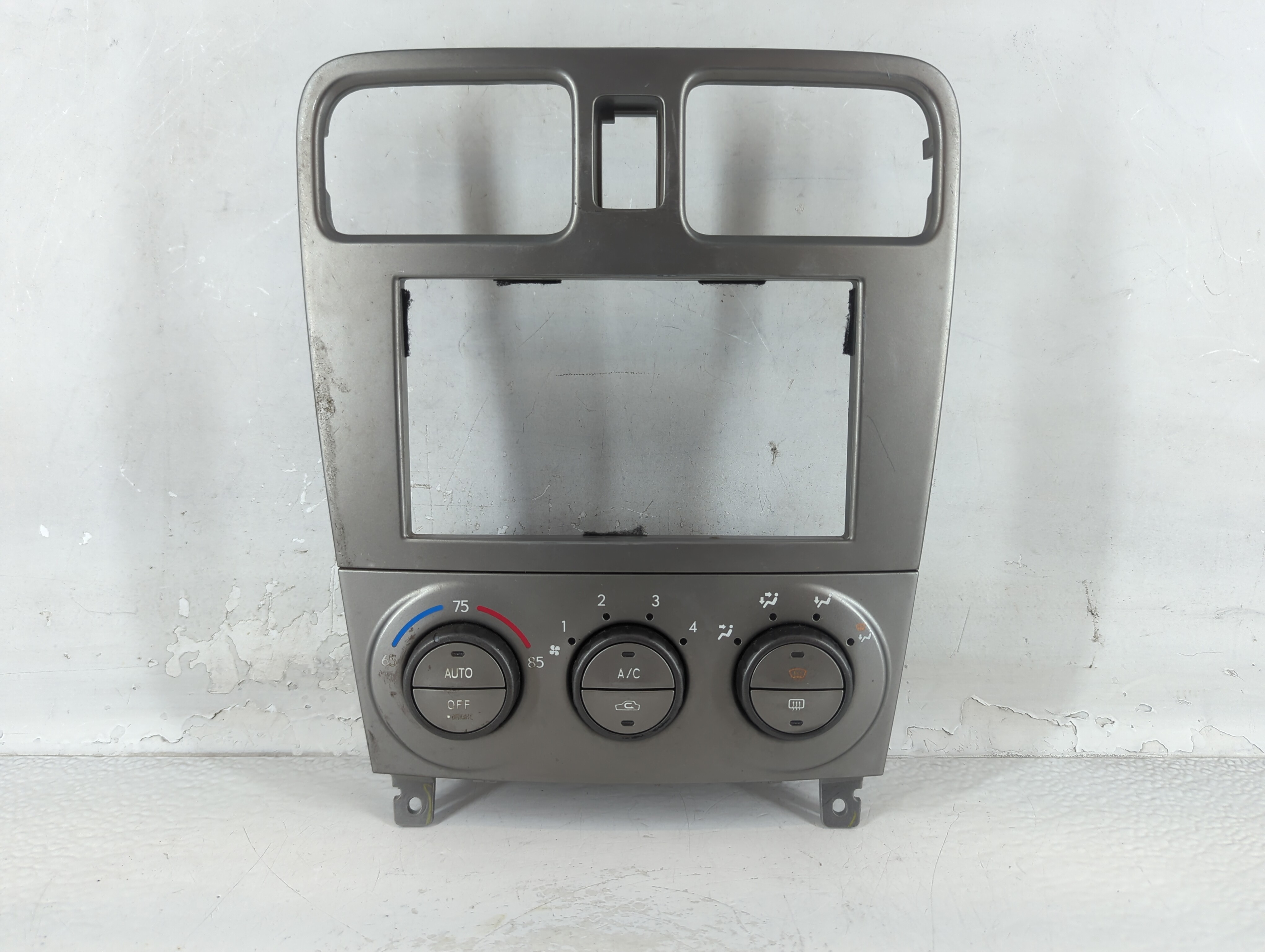 Picture of 2004 Subaru Forester Ac Heater Climate Control Temperature Oem 883546