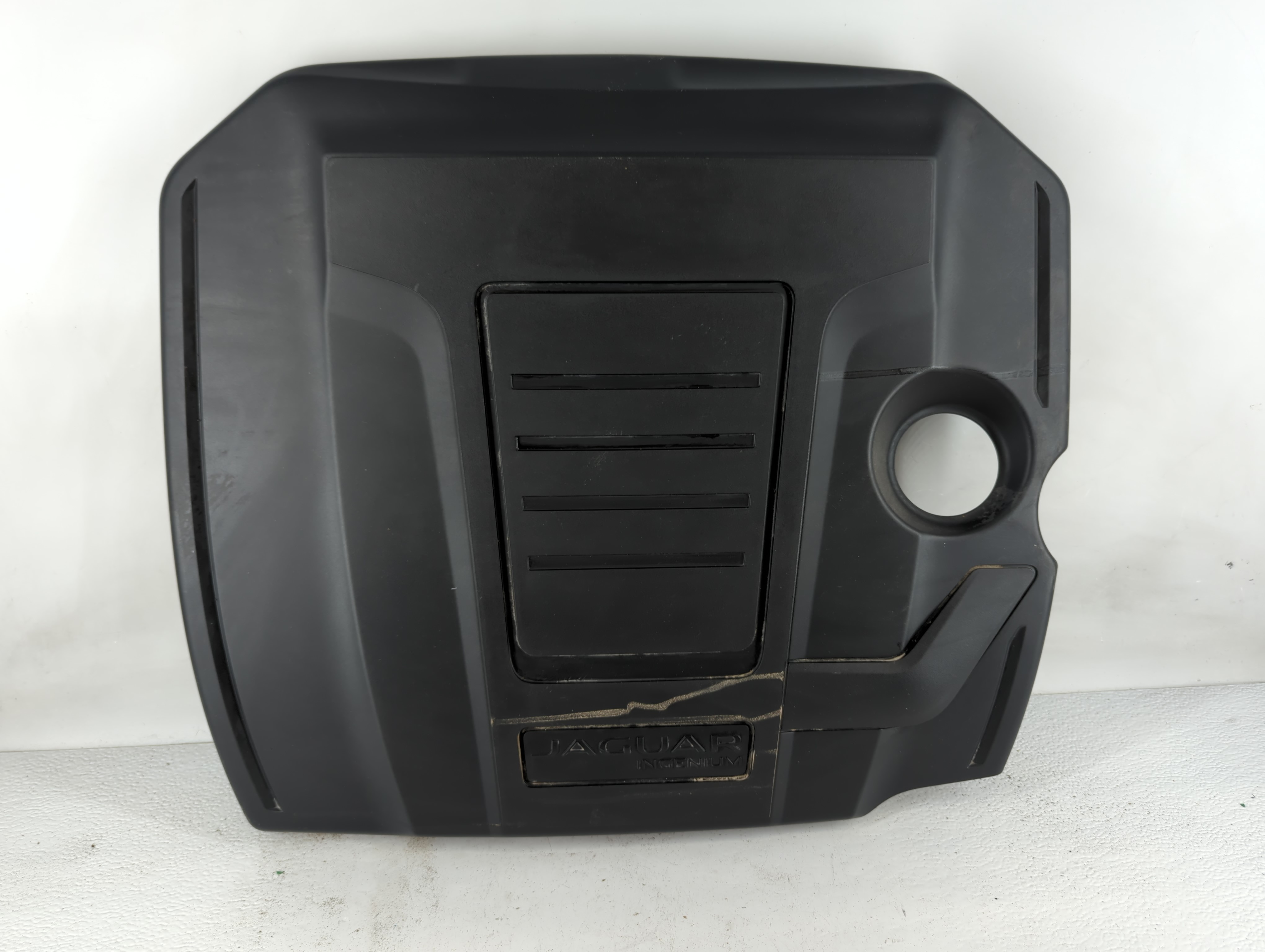 Picture of 2019 Jaguar F-pace Engine Cover 883578