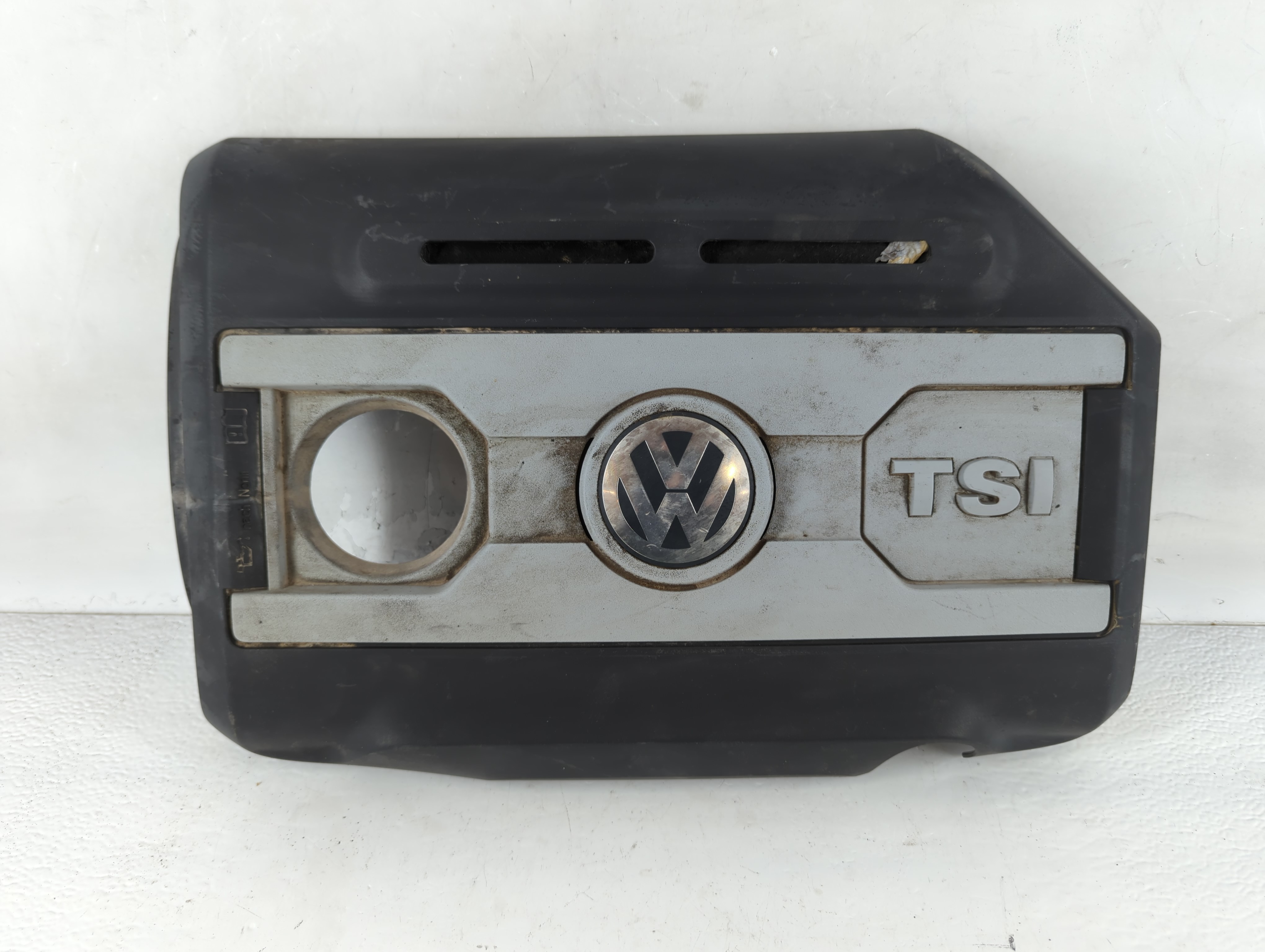 Picture of 2012 Volkswagen Beetle Engine Cover 883593