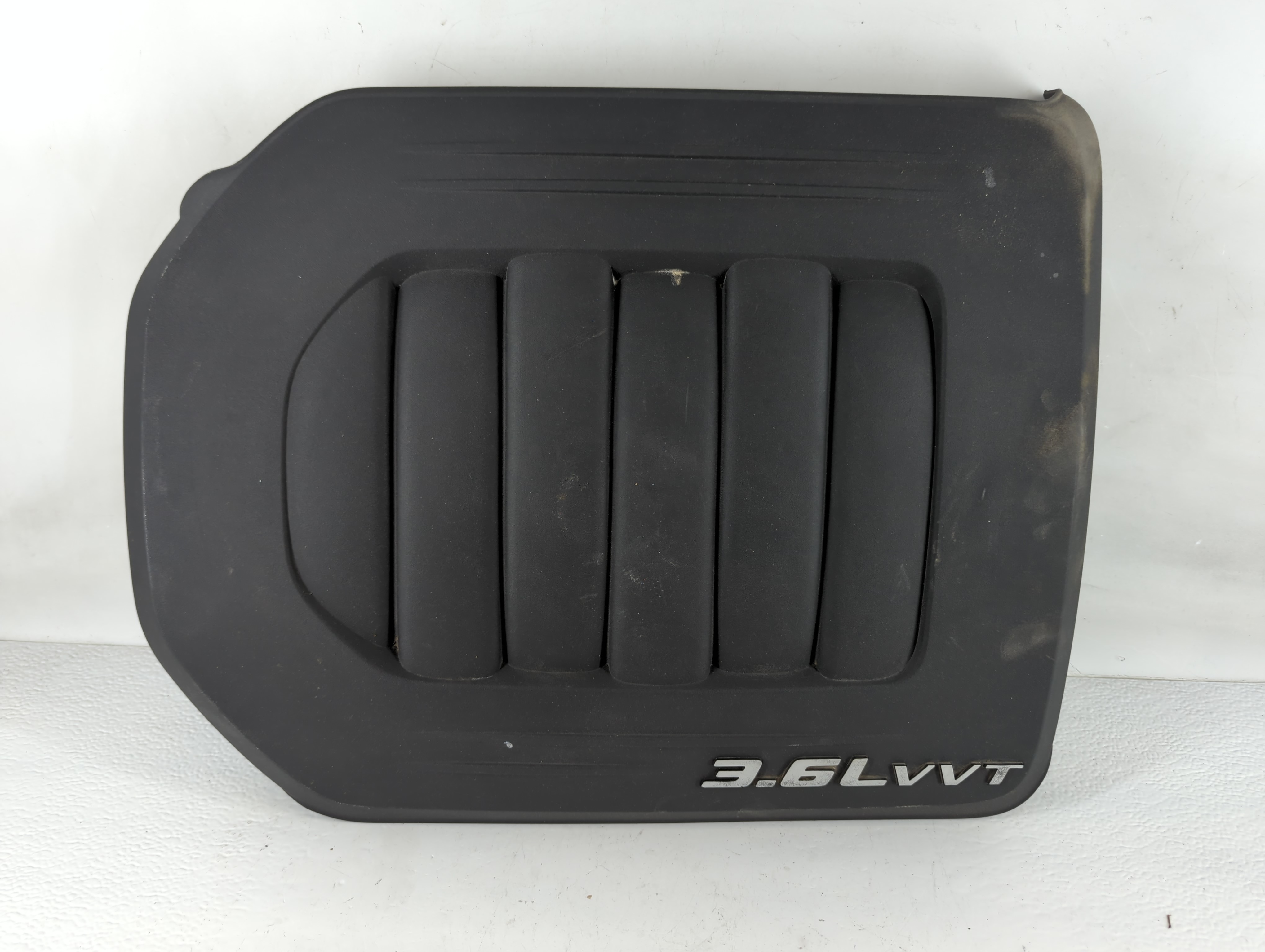 2014 Chrysler Town & Country Engine Cover 883632 - Oemusedautoparts1.com