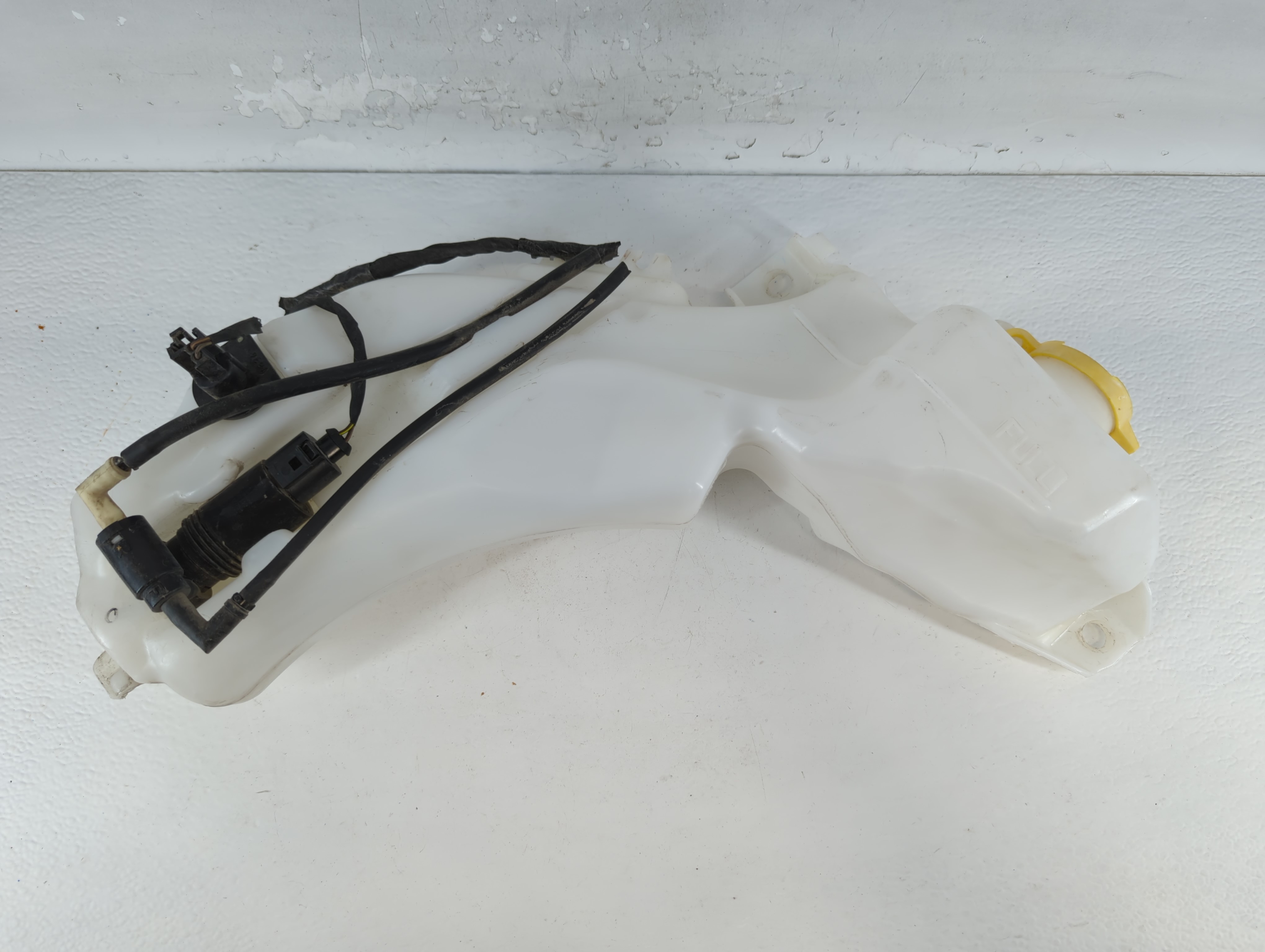 2017 Dodge Journey Windshield Washer Fluid Reservoir Bottle Oem 883688 - Oemusedautoparts1.com
