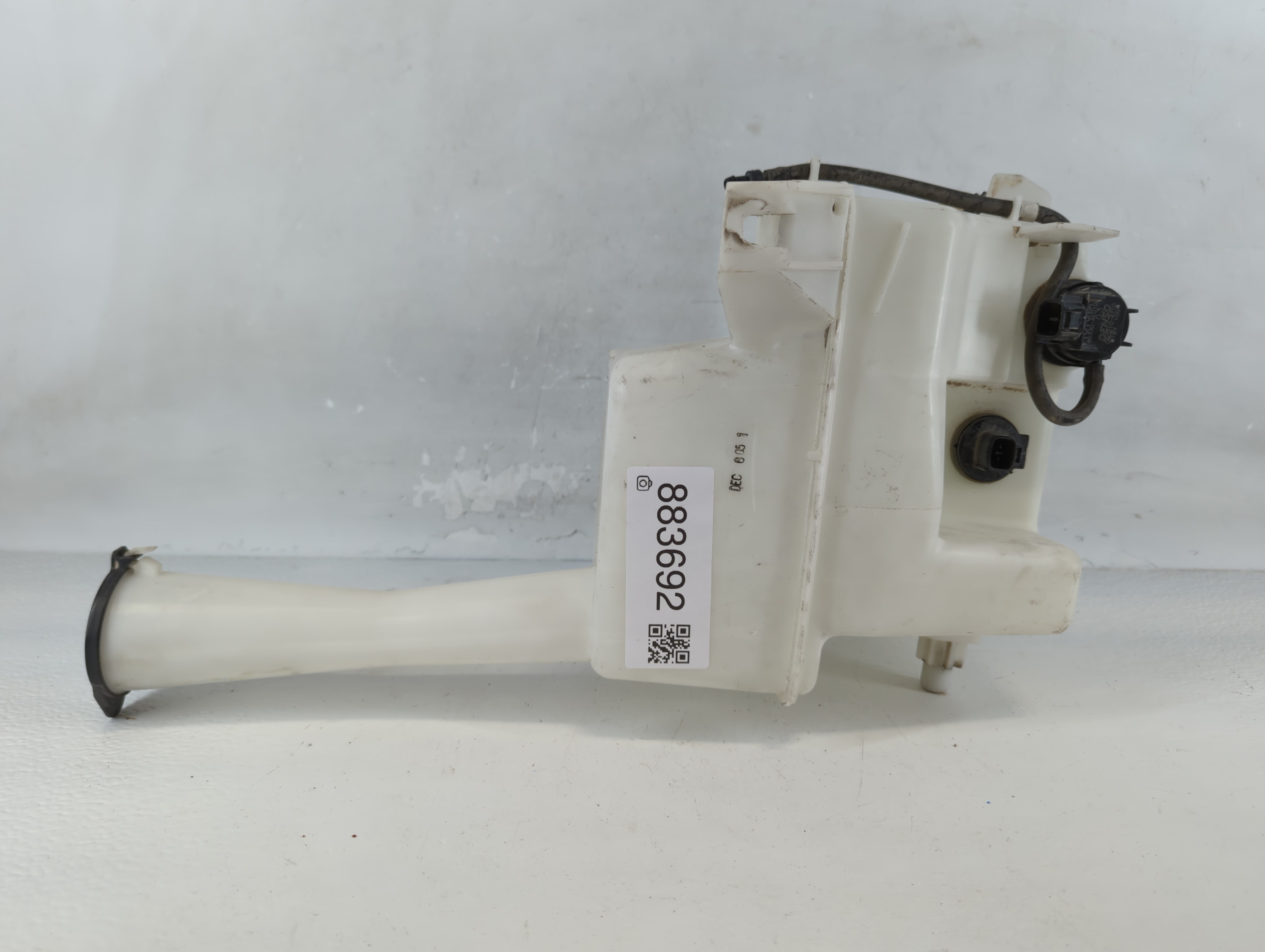 2004-2020 Toyota Sienna Windshield Washer Fluid Reservoir Bottle Oem 883692 - Oemusedautoparts1.com