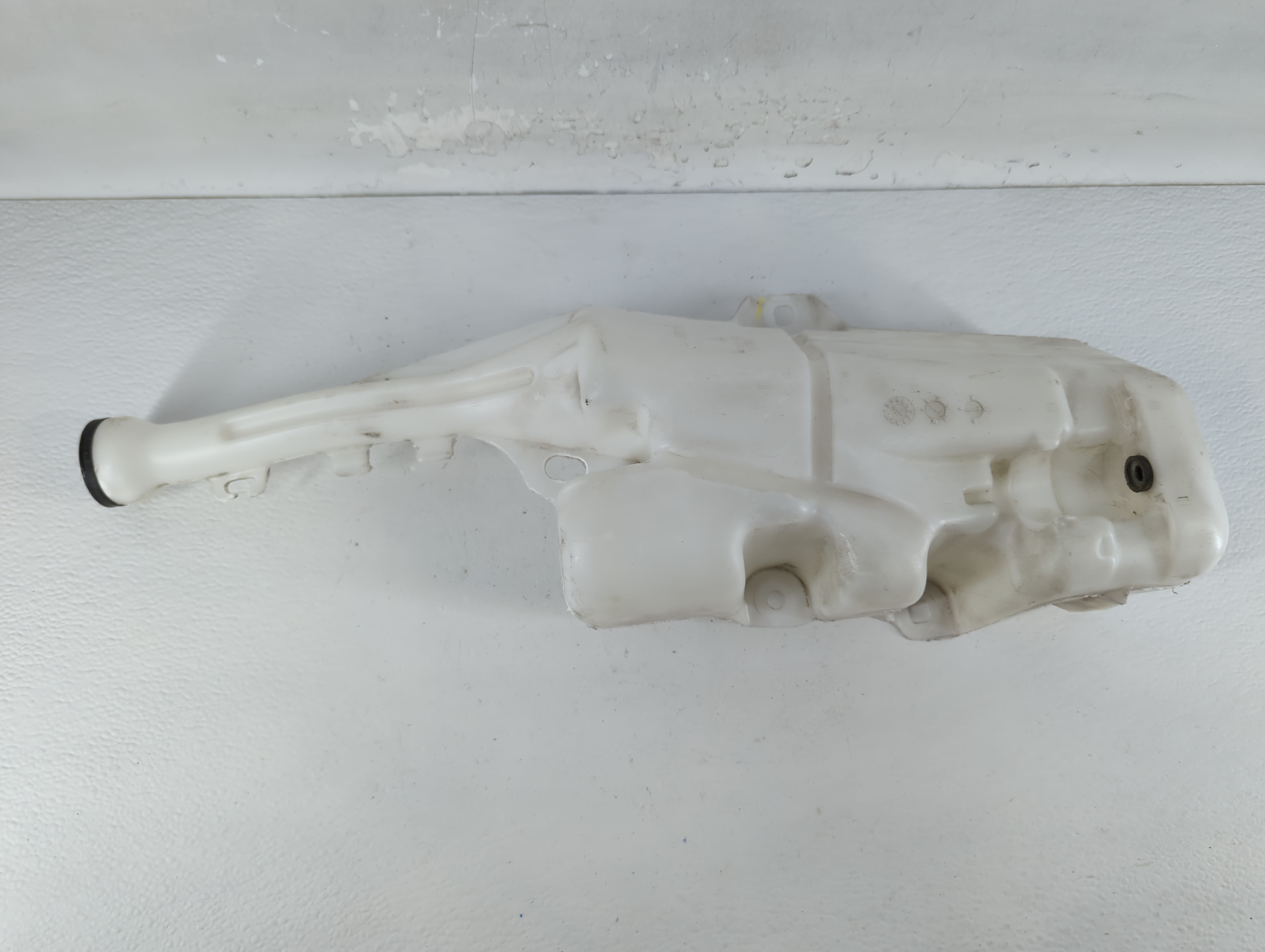 Picture of 2010-2015 Chevrolet Camaro Windshield Washer Fluid Reservoir Bottle Oem 883715