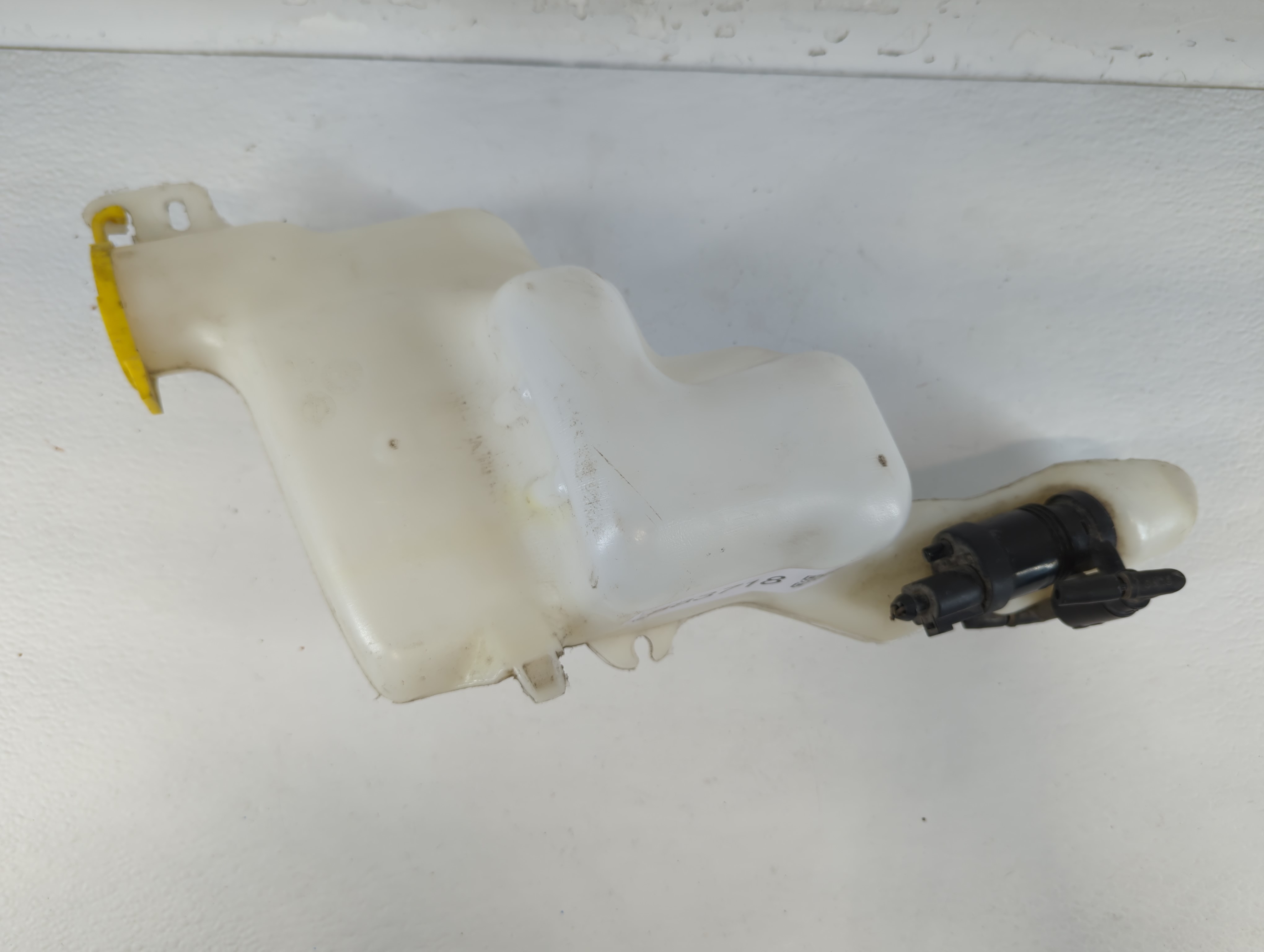 2007-2017 Jeep Patriot Windshield Washer Fluid Reservoir Bottle Oem 883718 - Oemusedautoparts1.com
