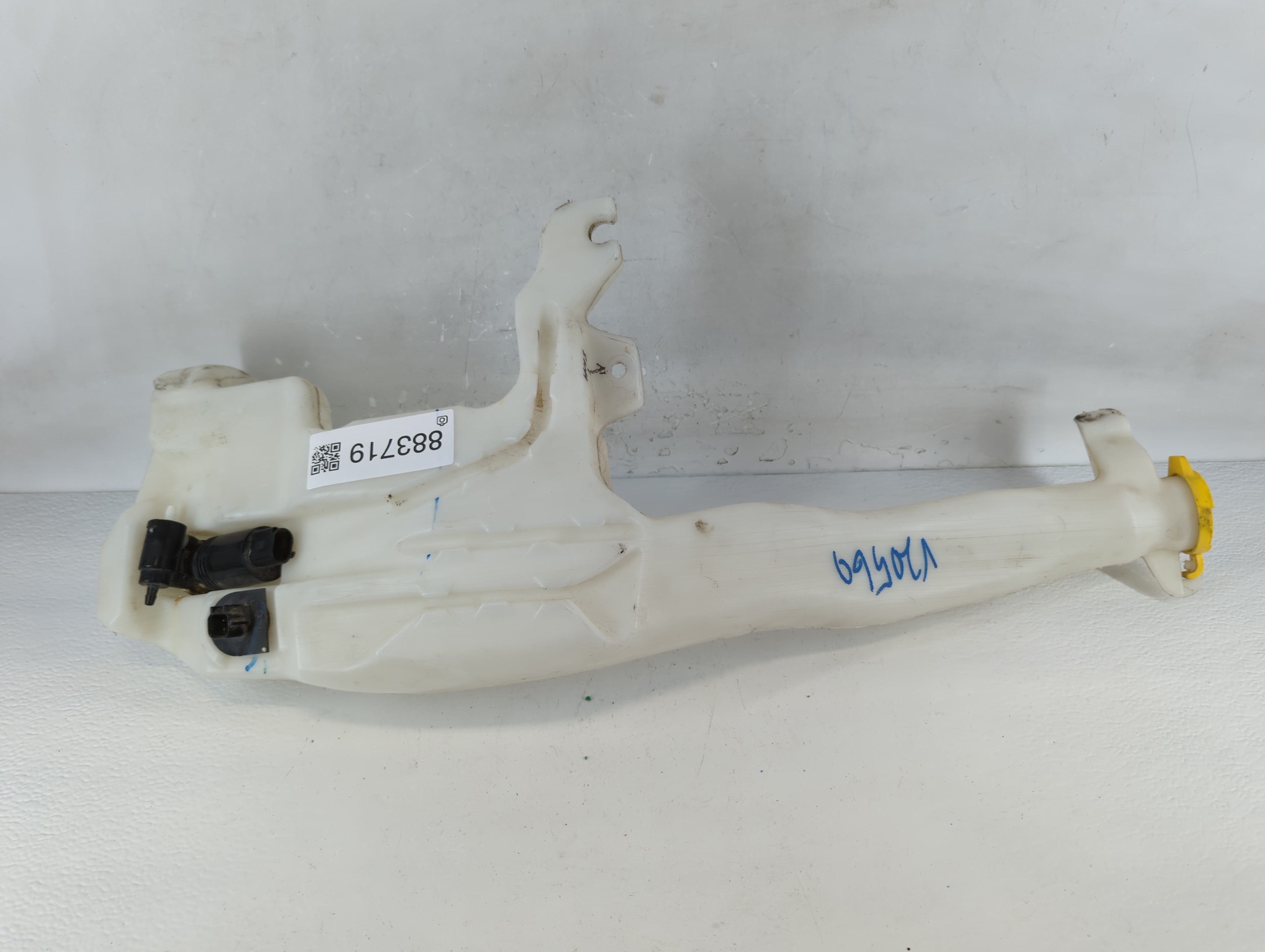 2011-2022 Dodge Durango Windshield Washer Fluid Reservoir Bottle Oem 883719 - Oemusedautoparts1.com