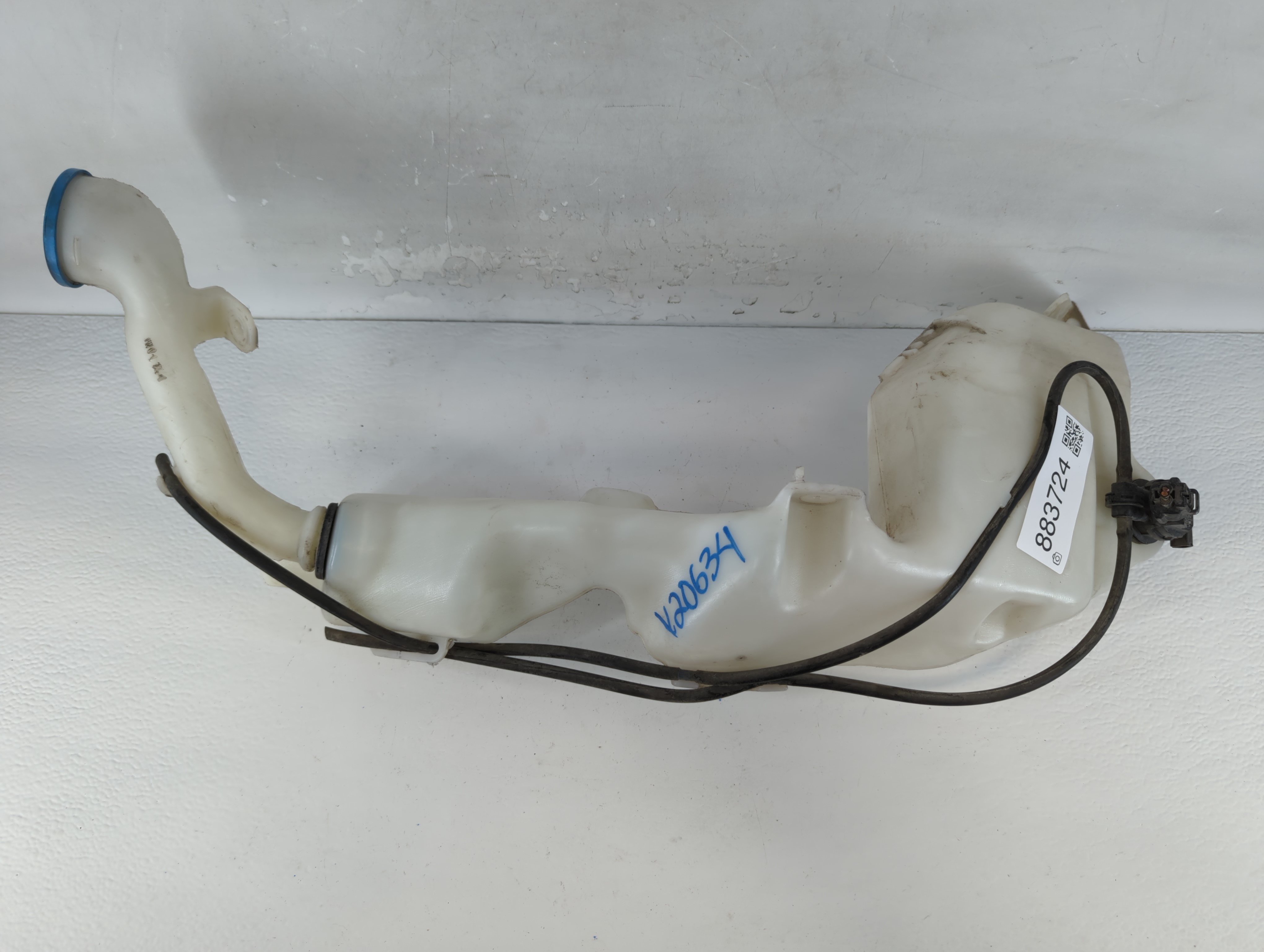 2007-2011 Honda Cr-v Windshield Washer Fluid Reservoir Bottle Oem 883724 - Oemusedautoparts1.com