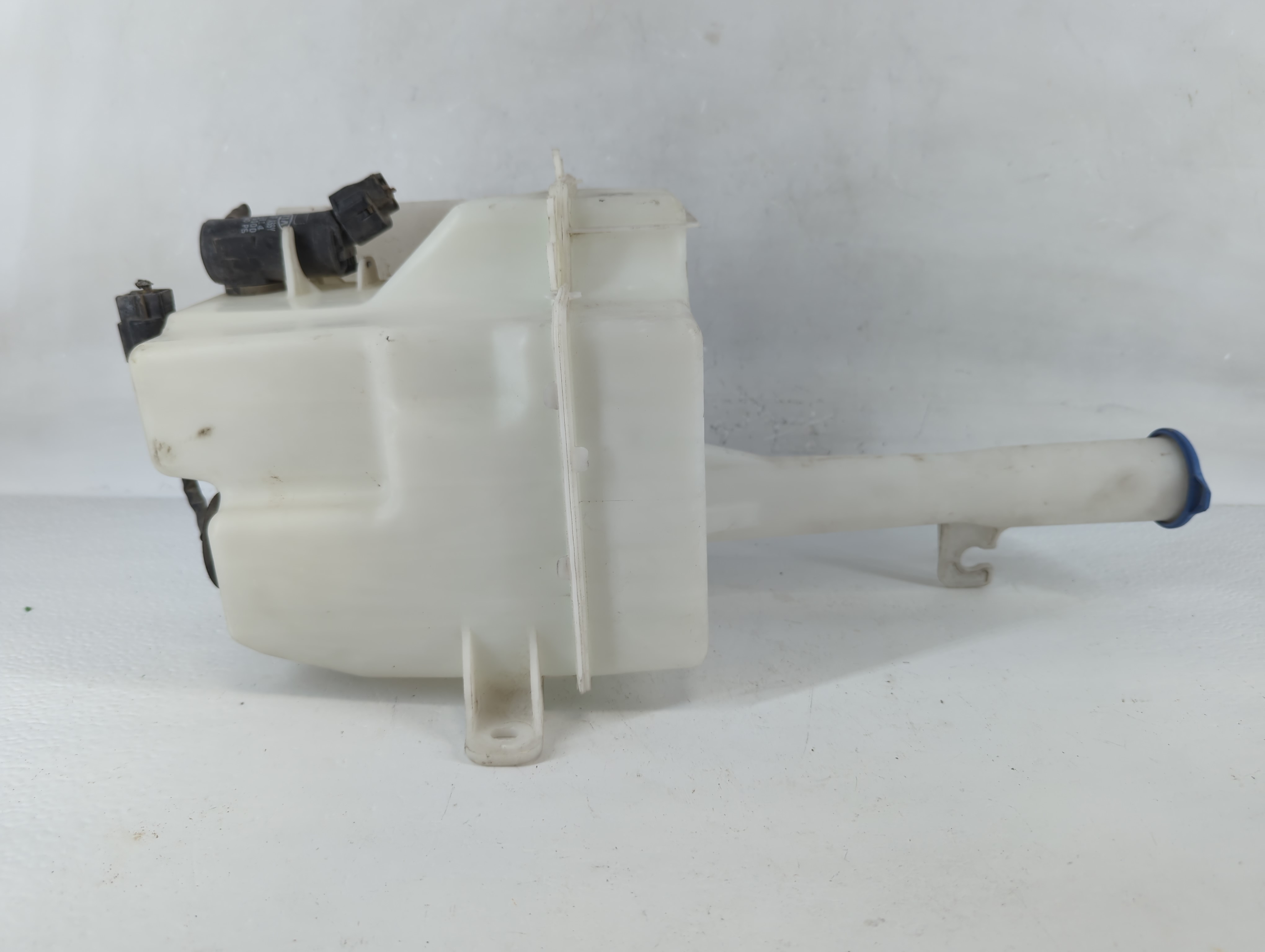 Picture of 2014-2014 Kia Cadenza Windshield Washer Fluid Reservoir Bottle Oem 883729