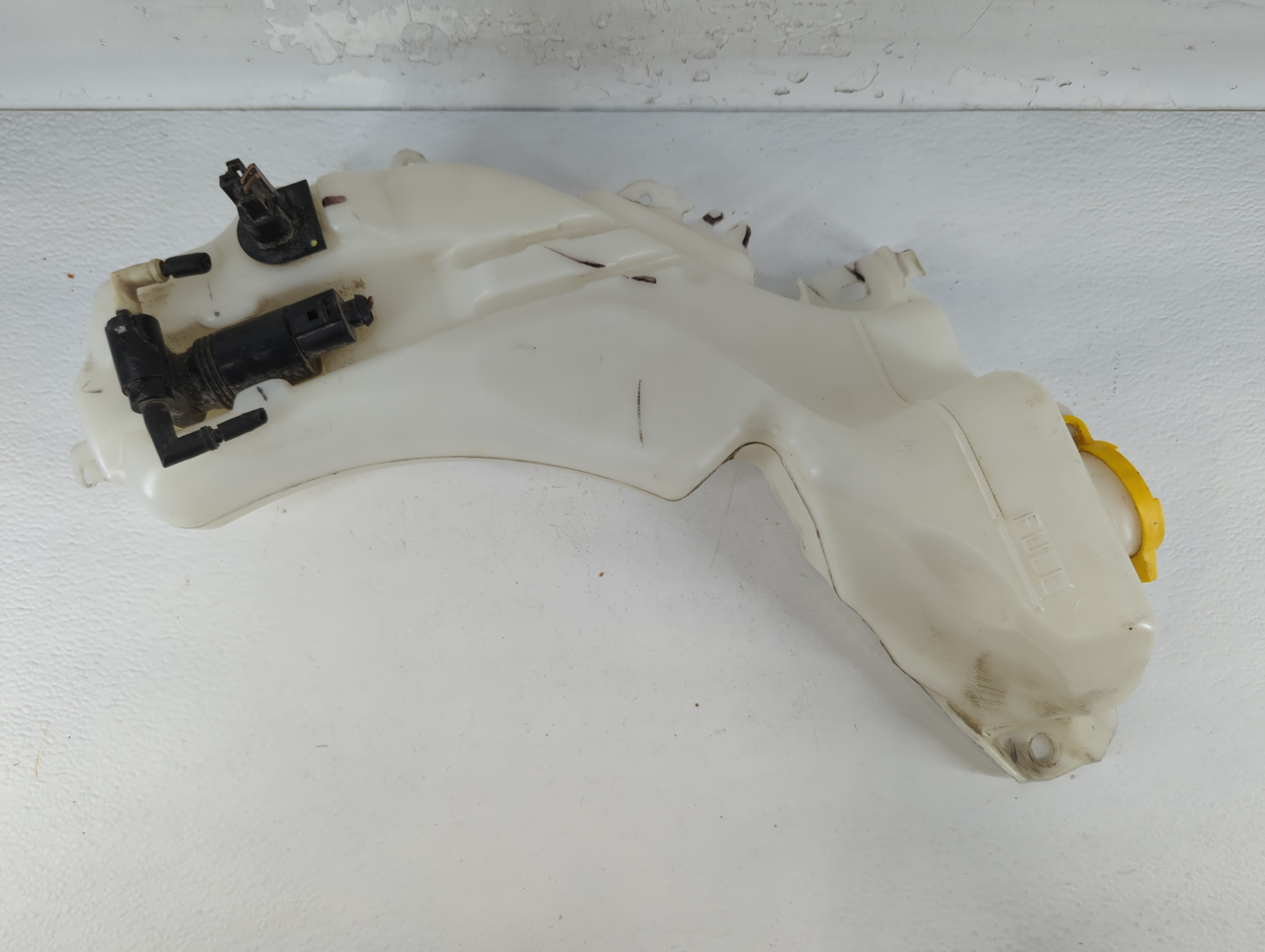 2019 Dodge Journey Windshield Washer Fluid Reservoir Bottle Oem 883733 - Oemusedautoparts1.com