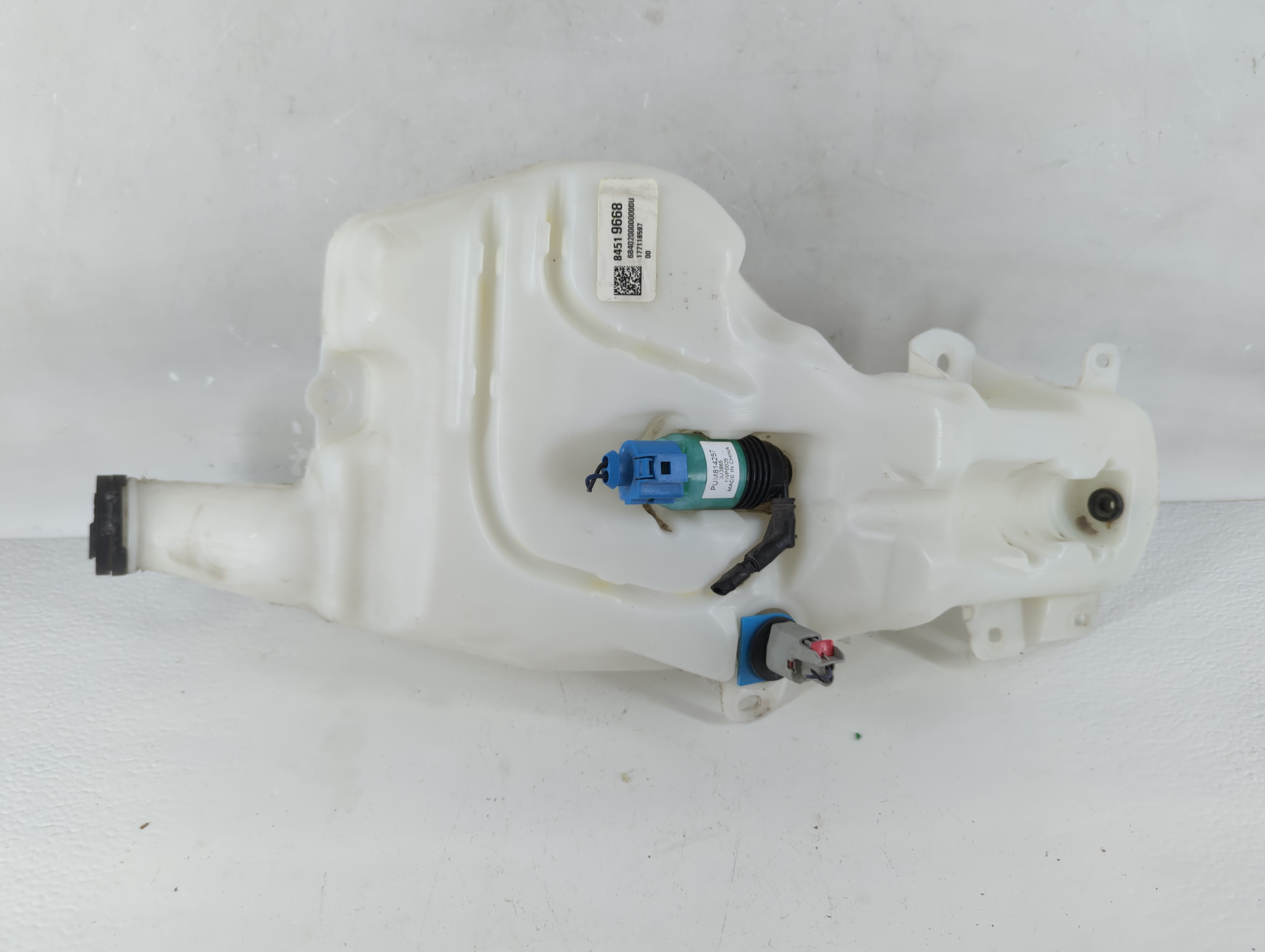 2018-2019 Cadillac Xt5 Windshield Washer Fluid Reservoir Bottle Oem 883747 - Oemusedautoparts1.com