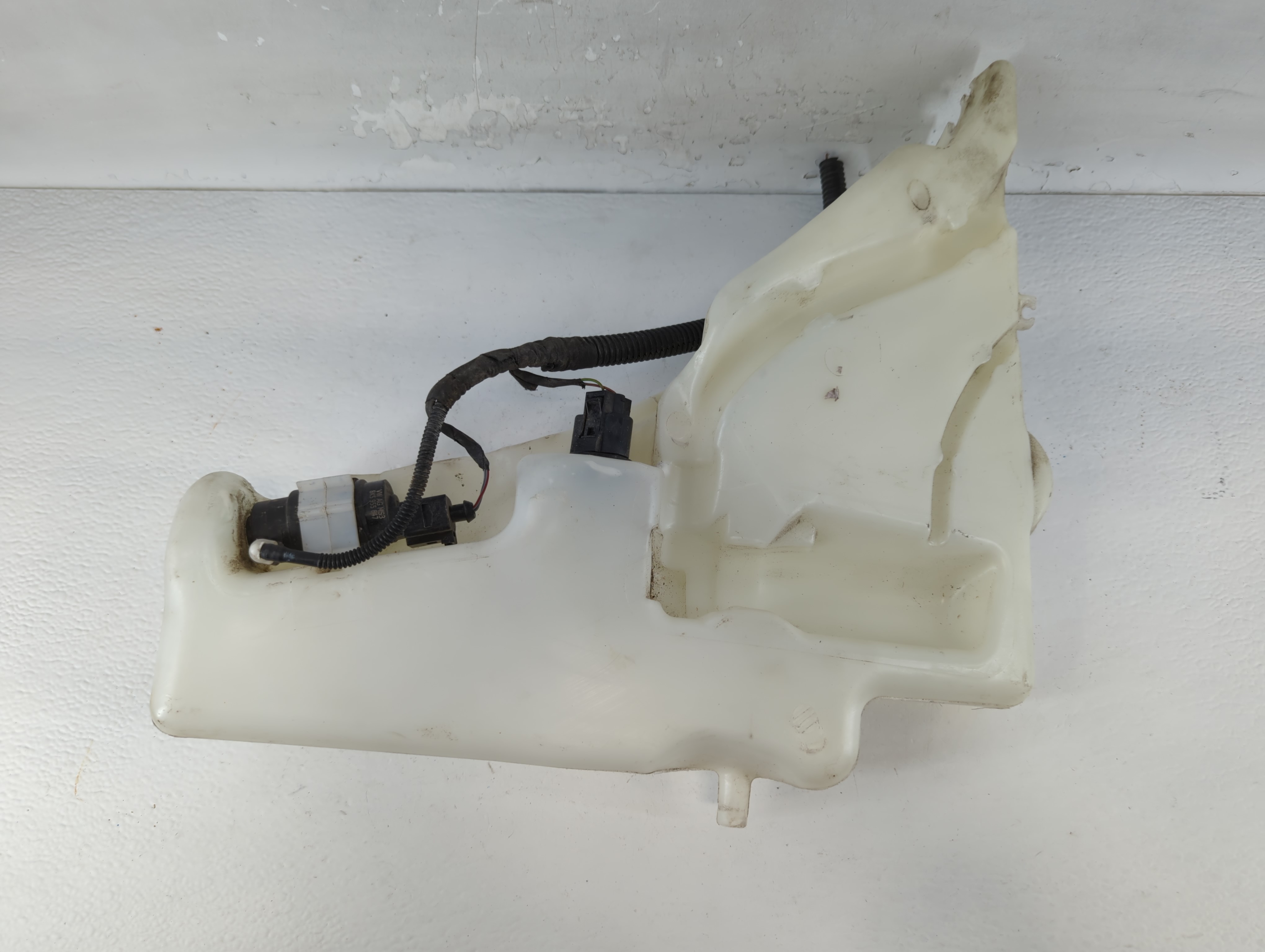 2008-2016 Audi A5 Windshield Washer Fluid Reservoir Bottle Oem 883751 - Oemusedautoparts1.com