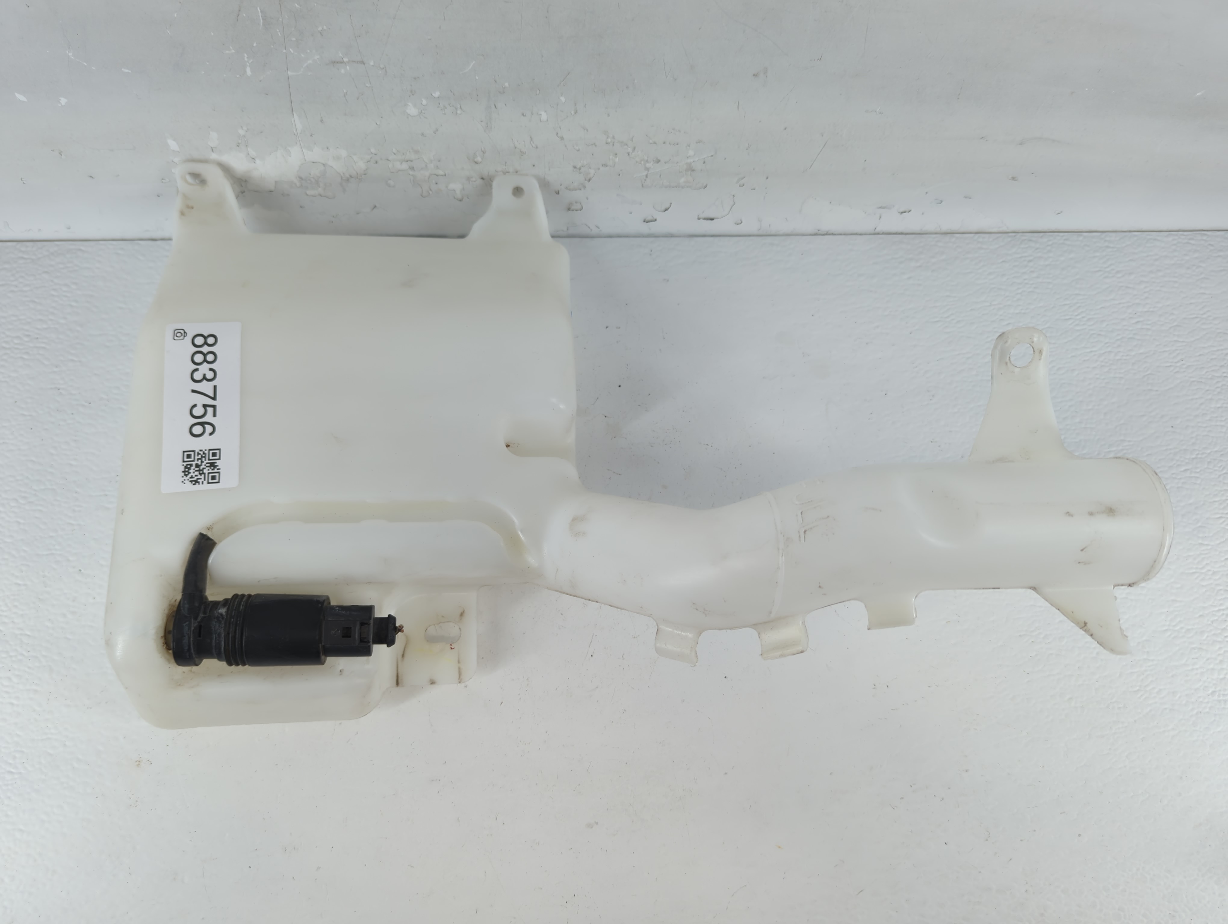 2011-2014 Dodge Avenger Windshield Washer Fluid Reservoir Bottle Oem 883756 - Oemusedautoparts1.com