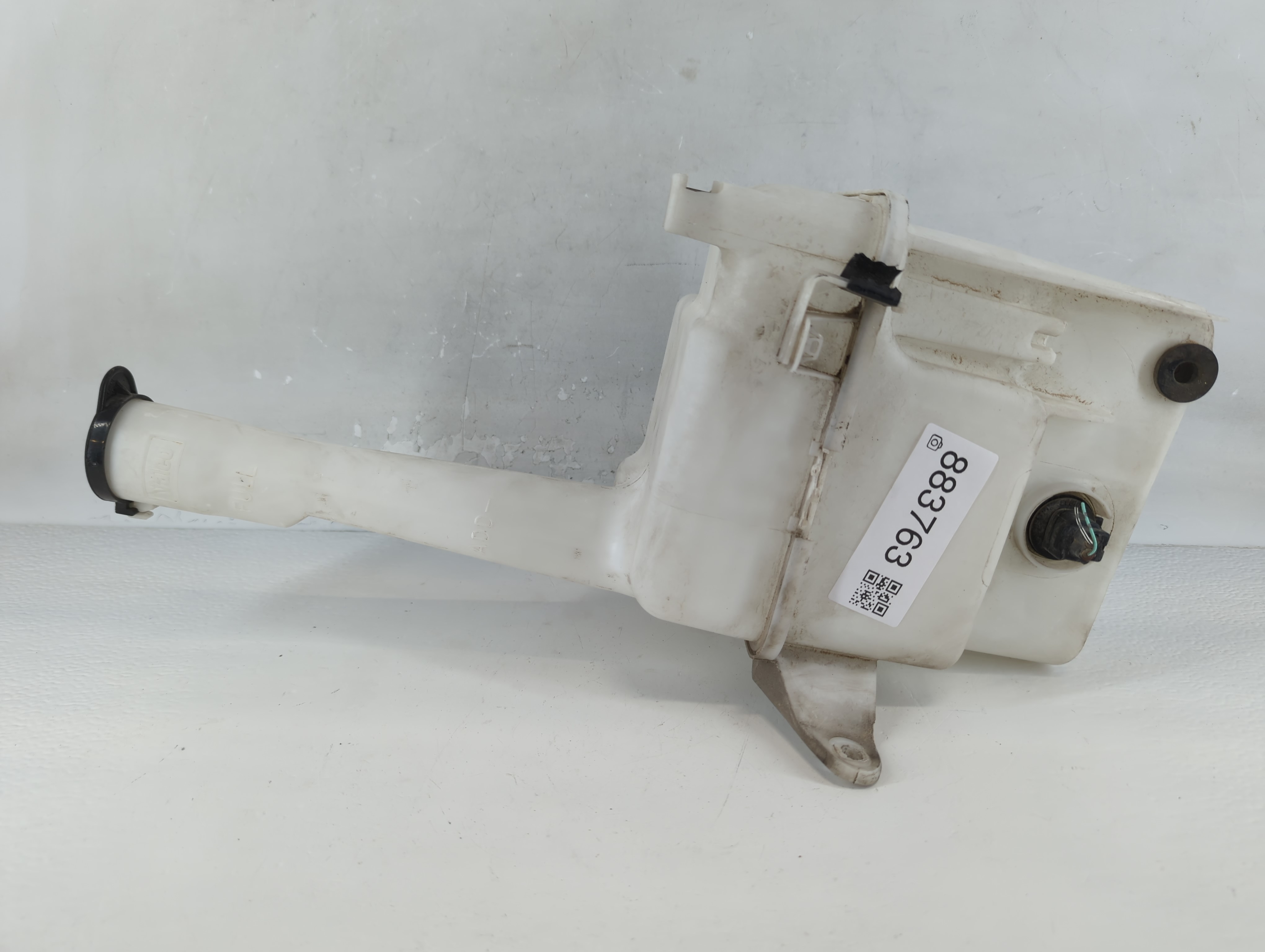 2005-2012 Toyota Avalon Windshield Washer Fluid Reservoir Bottle Oem 883763 - Oemusedautoparts1.com