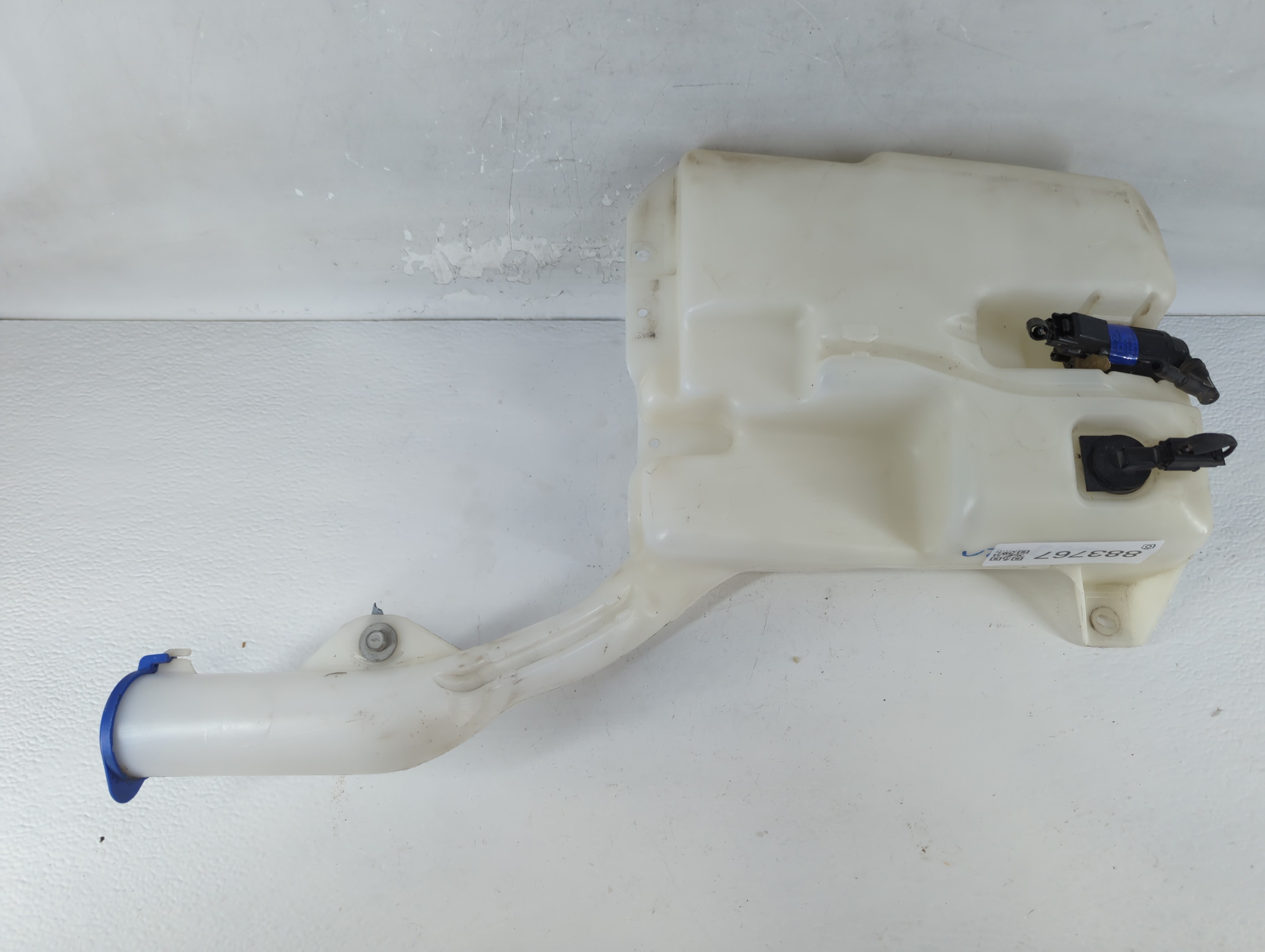 2017-2020 Ford Fusion Windshield Washer Fluid Reservoir Bottle Oem 883767 - Oemusedautoparts1.com