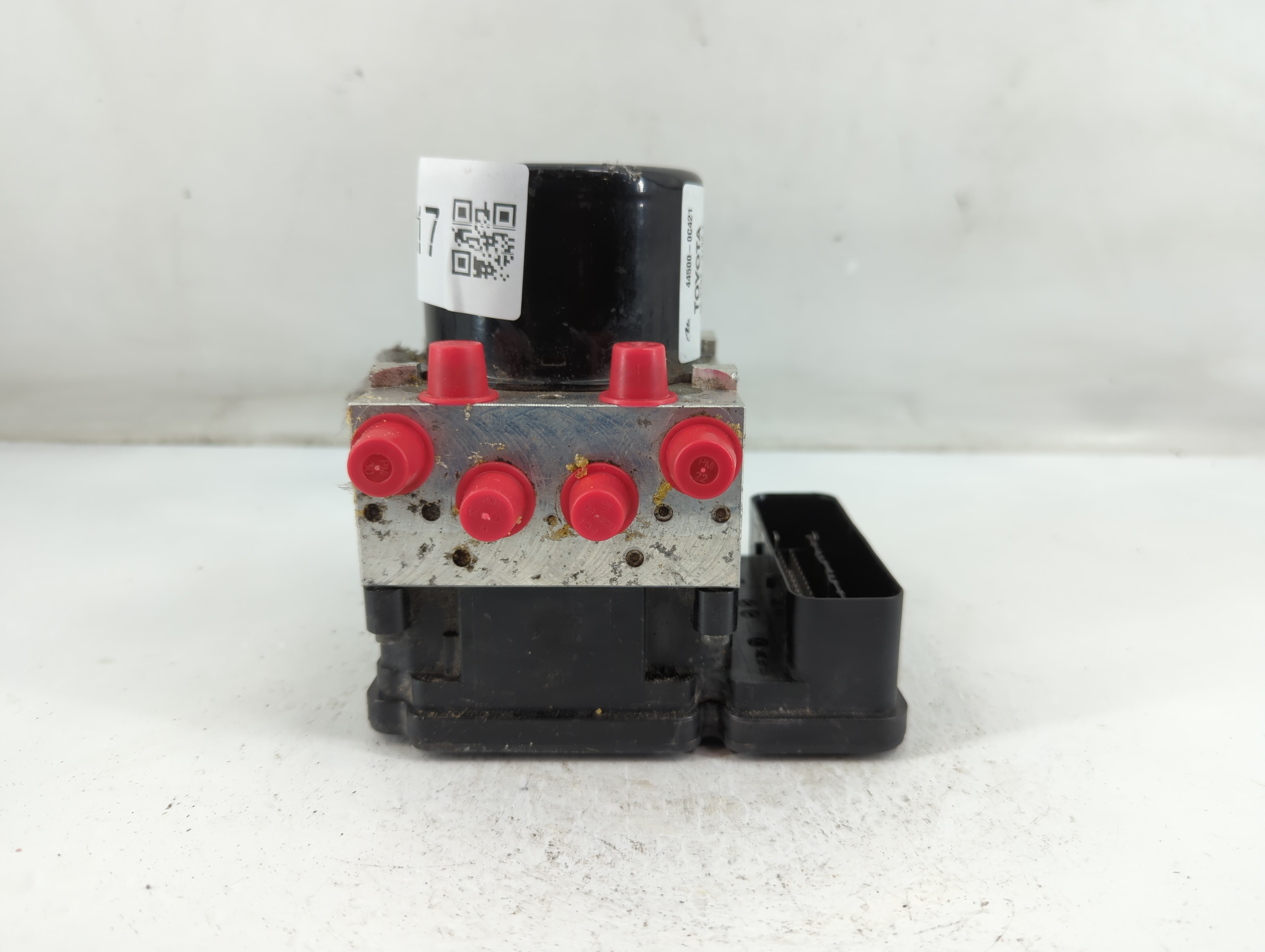 2016-2017 Toyota Tundra Abs Pump Control Module 883817 - Oemusedautoparts1.com