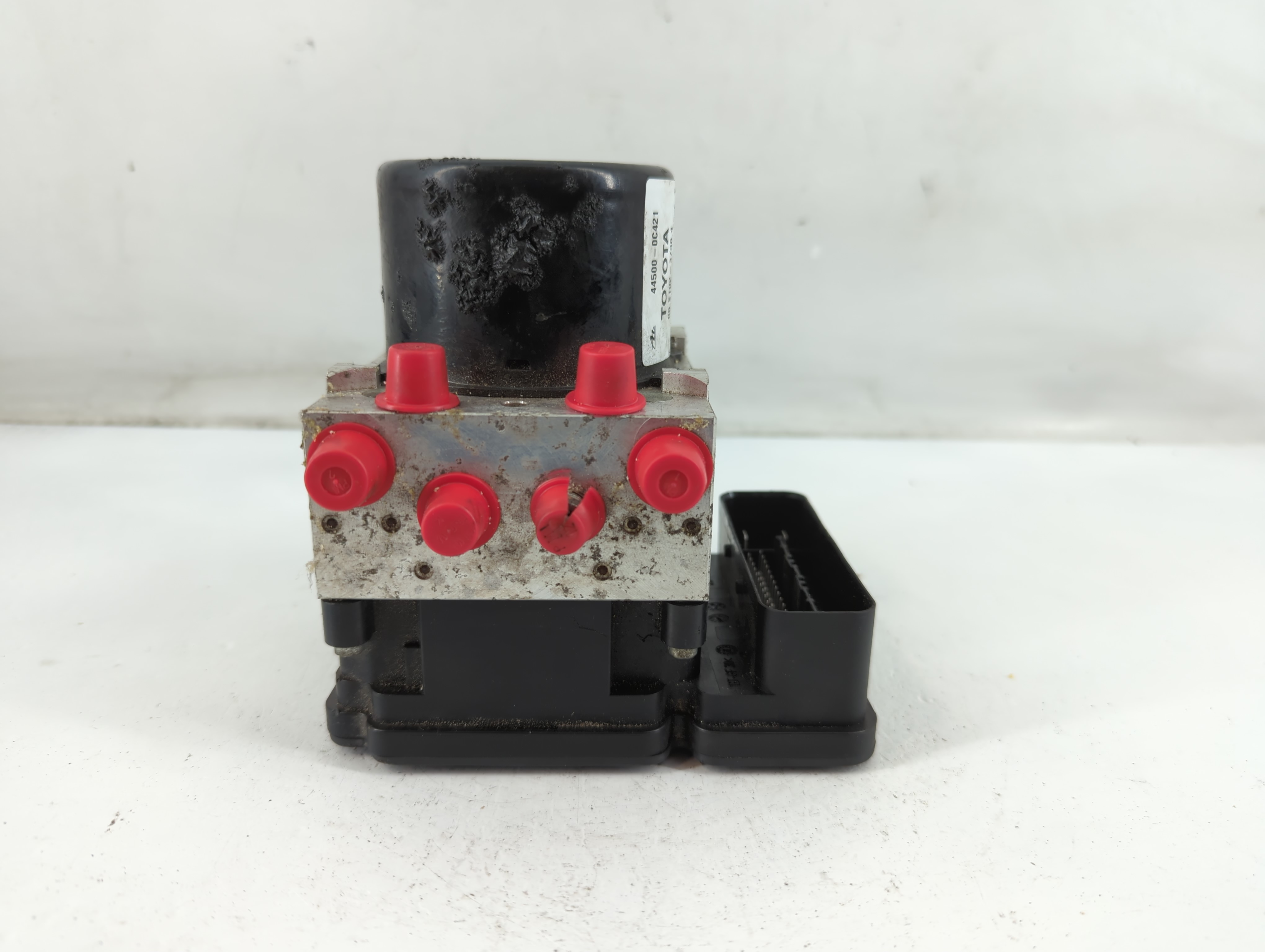 2016-2017 Toyota Tundra Abs Pump Control Module 883843 - Oemusedautoparts1.com