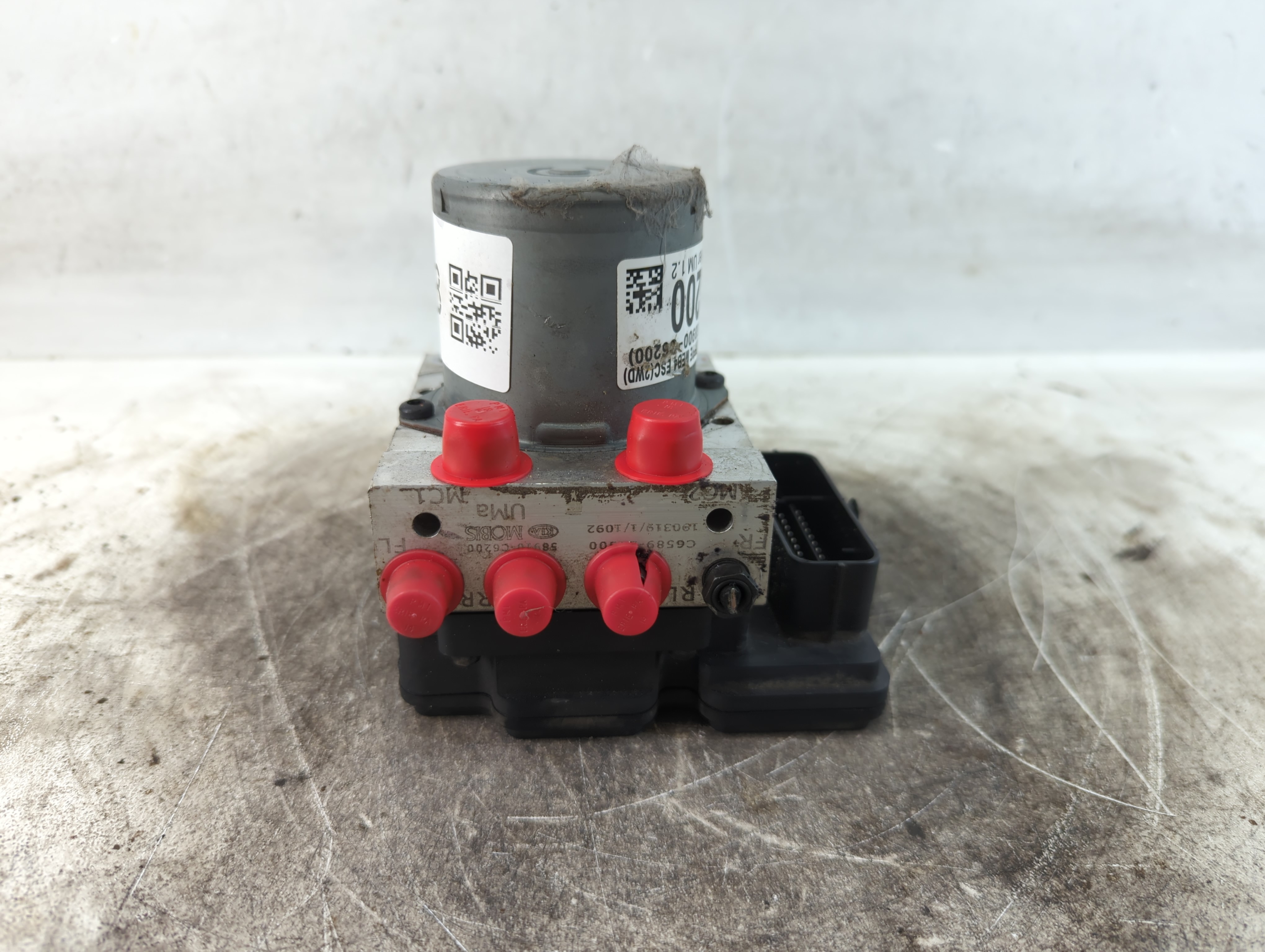 2019-2020 Kia Sorento Abs Pump Control Module 883888 - Oemusedautoparts1.com