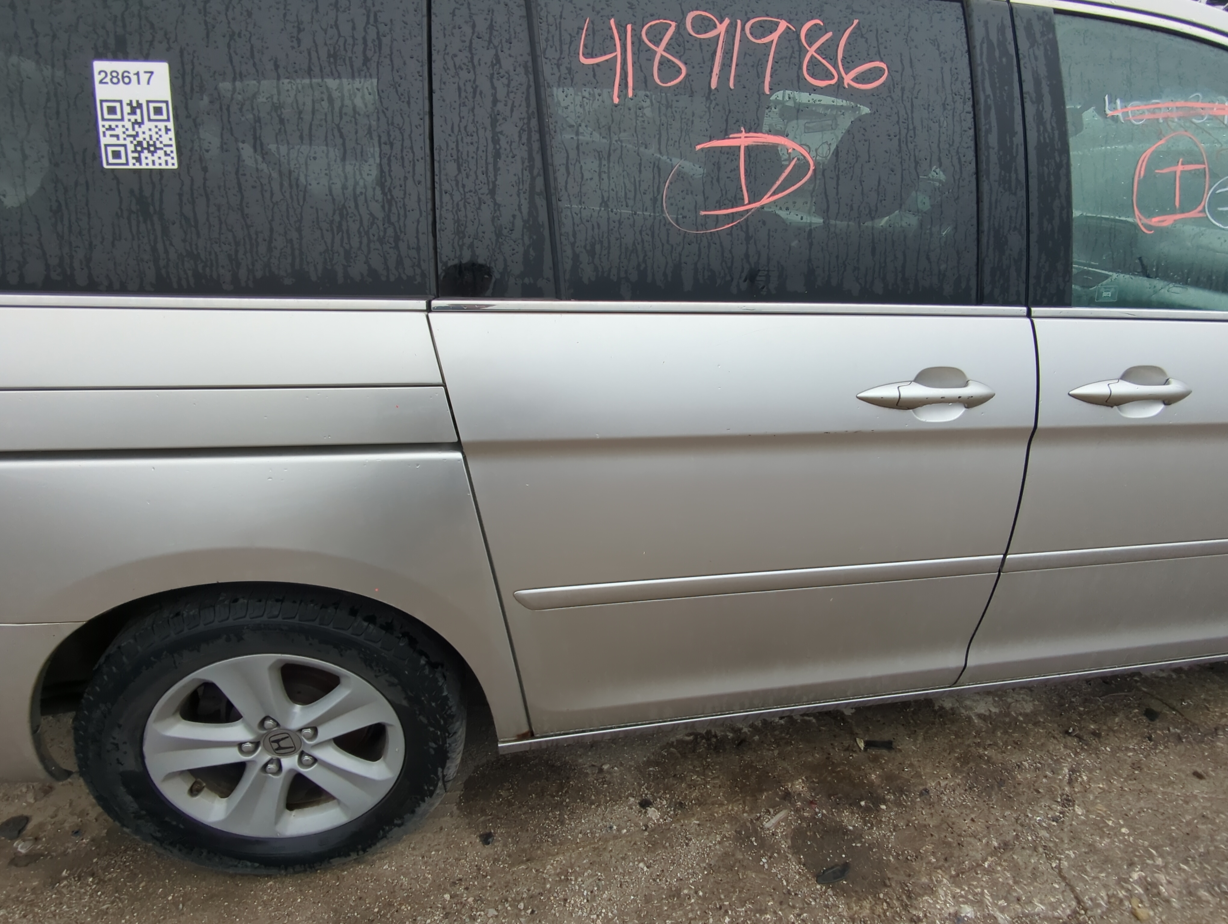Picture of 2008-2010 Honda Odyssey Passenger Rear Door Oem 884033