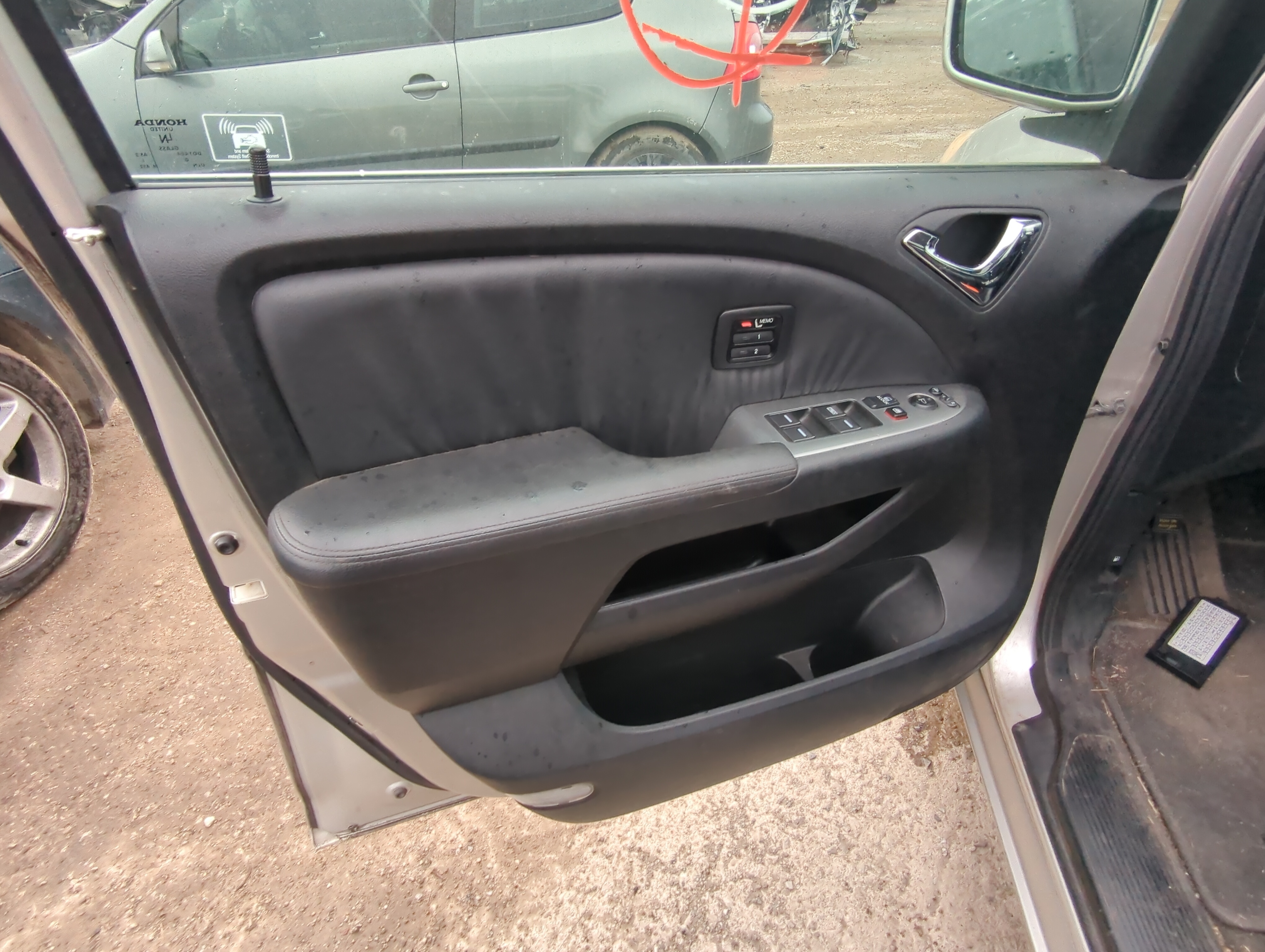 Picture of 2008 Honda Odyssey Front Left Driver Interior Door Panel Trim 884104