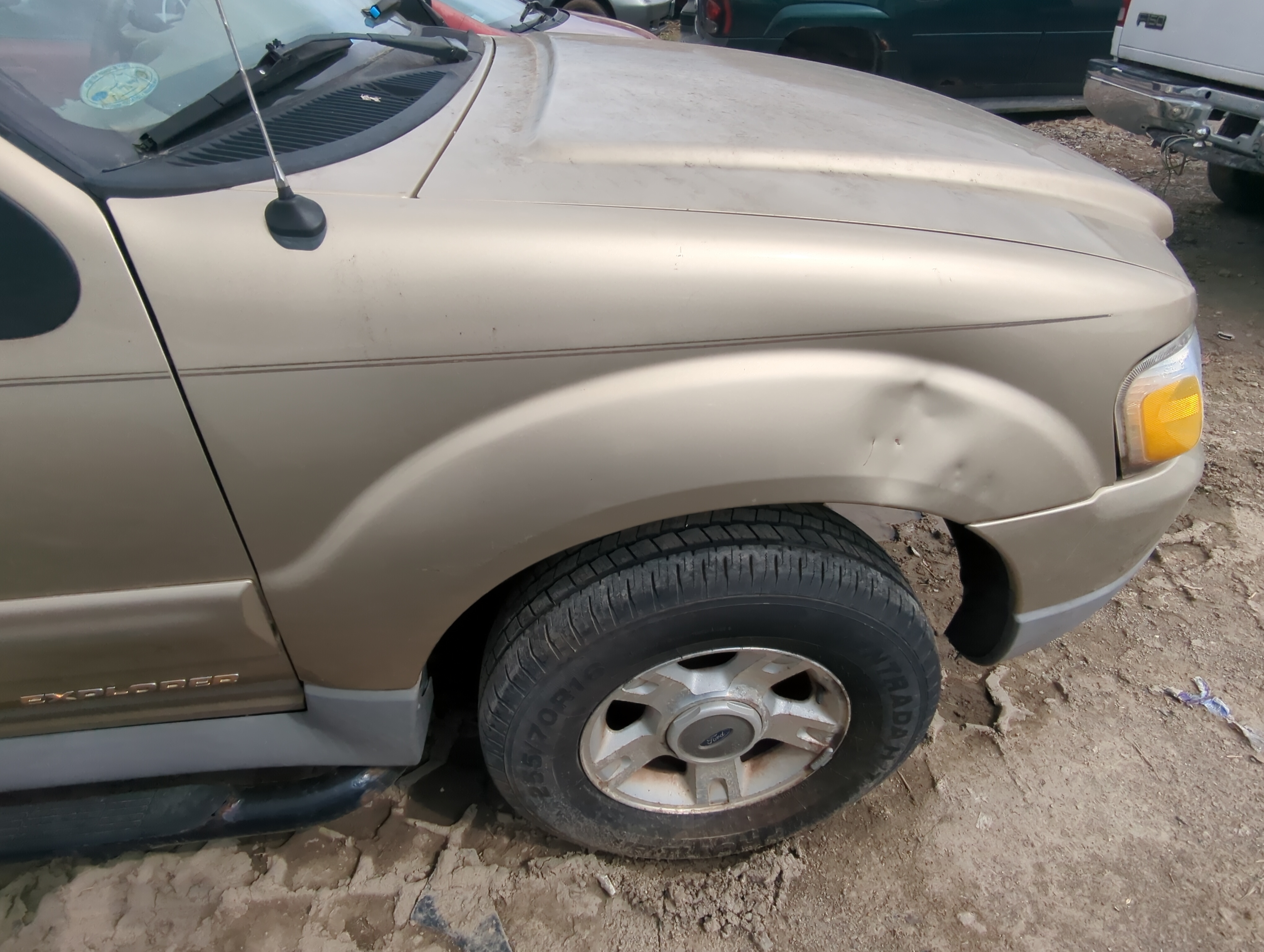 Picture of 2001-2005 Ford Explorer Sport Trac Passenger Fender 885097