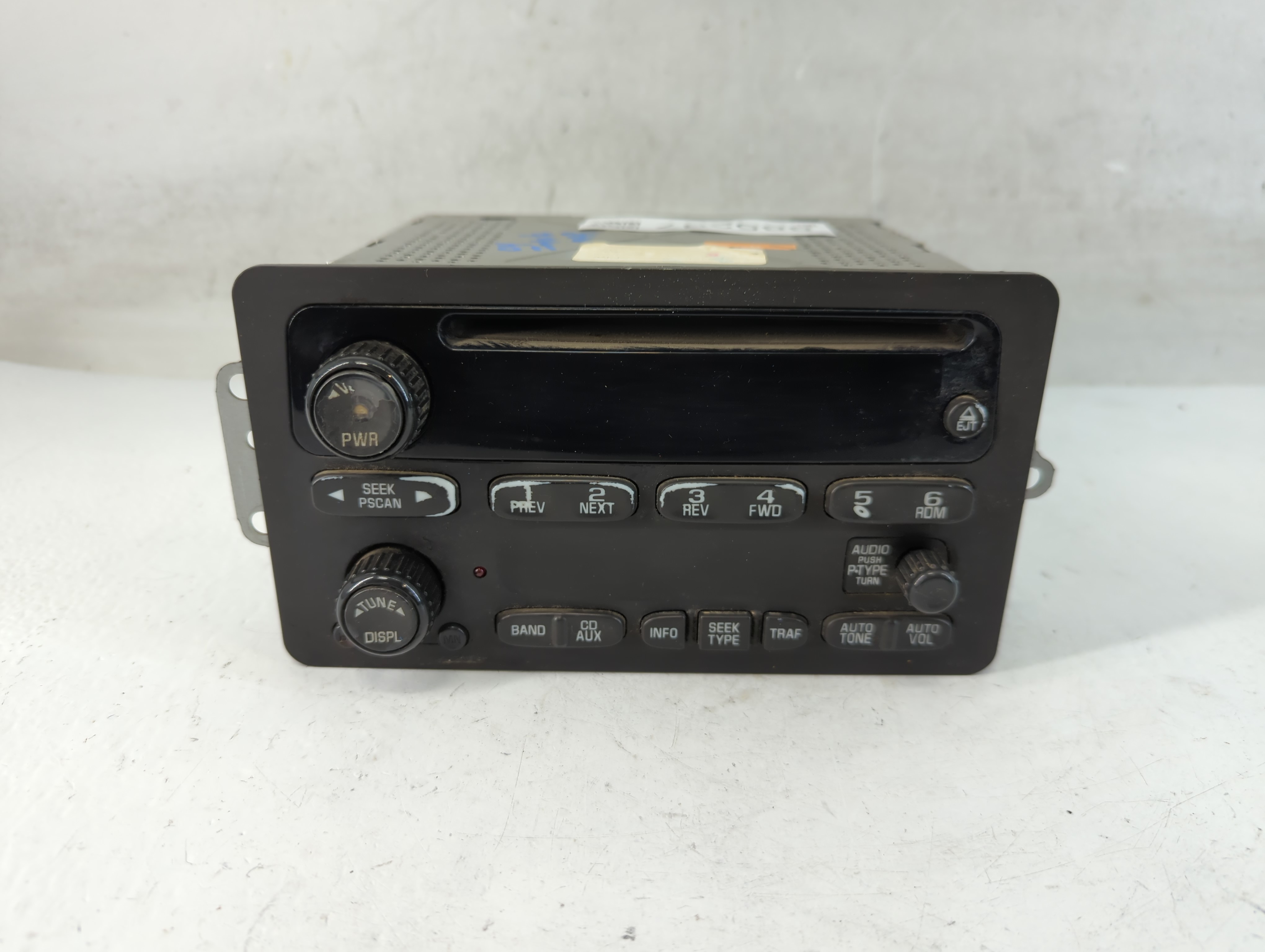 2002-2005 Chevrolet Monte Carlo Am Fm Cd Player Radio Receiver 885237 - Oemusedautoparts1.com