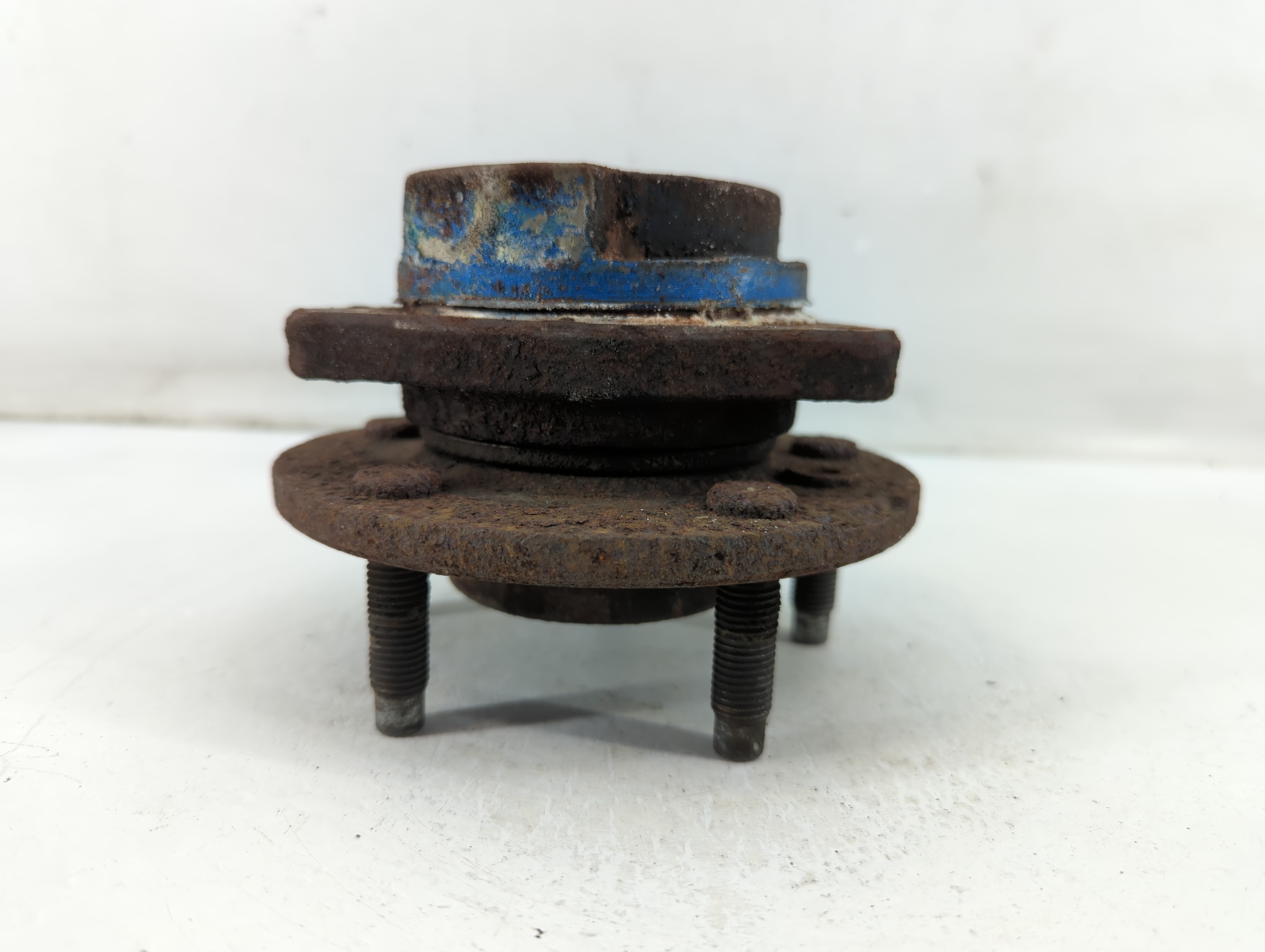 2000-2008 Chevrolet Impala Driver Front Wheel Hub Oem 885248 - Oemusedautoparts1.com