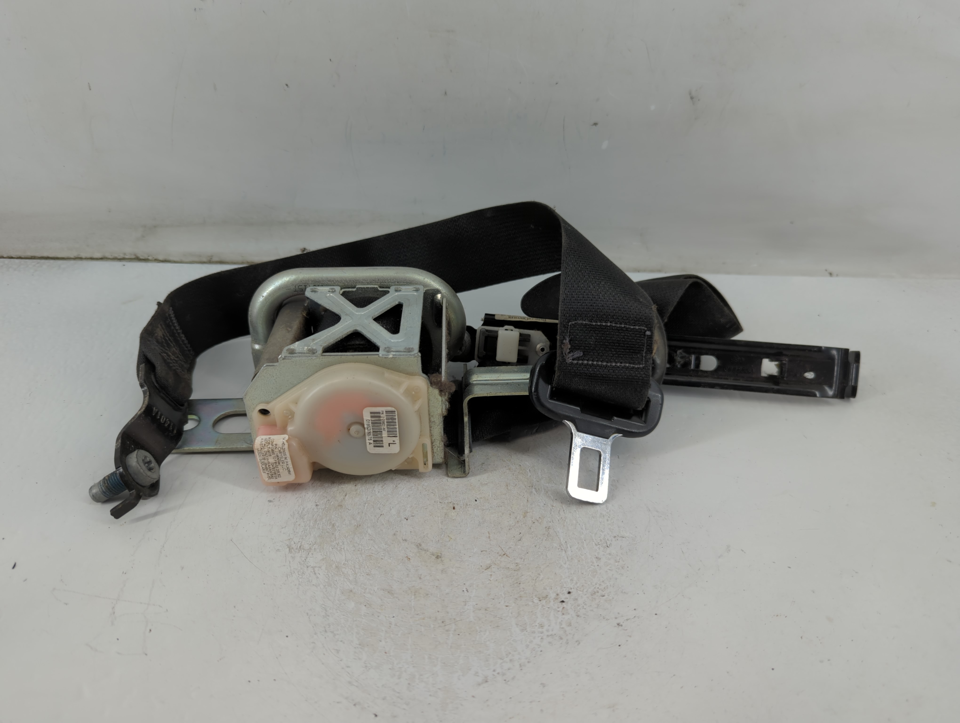 2011-2013 Jeep Grand Cherokee Passenger Right Seat Belt Front Retractor 885266 - Oemusedautoparts1.com