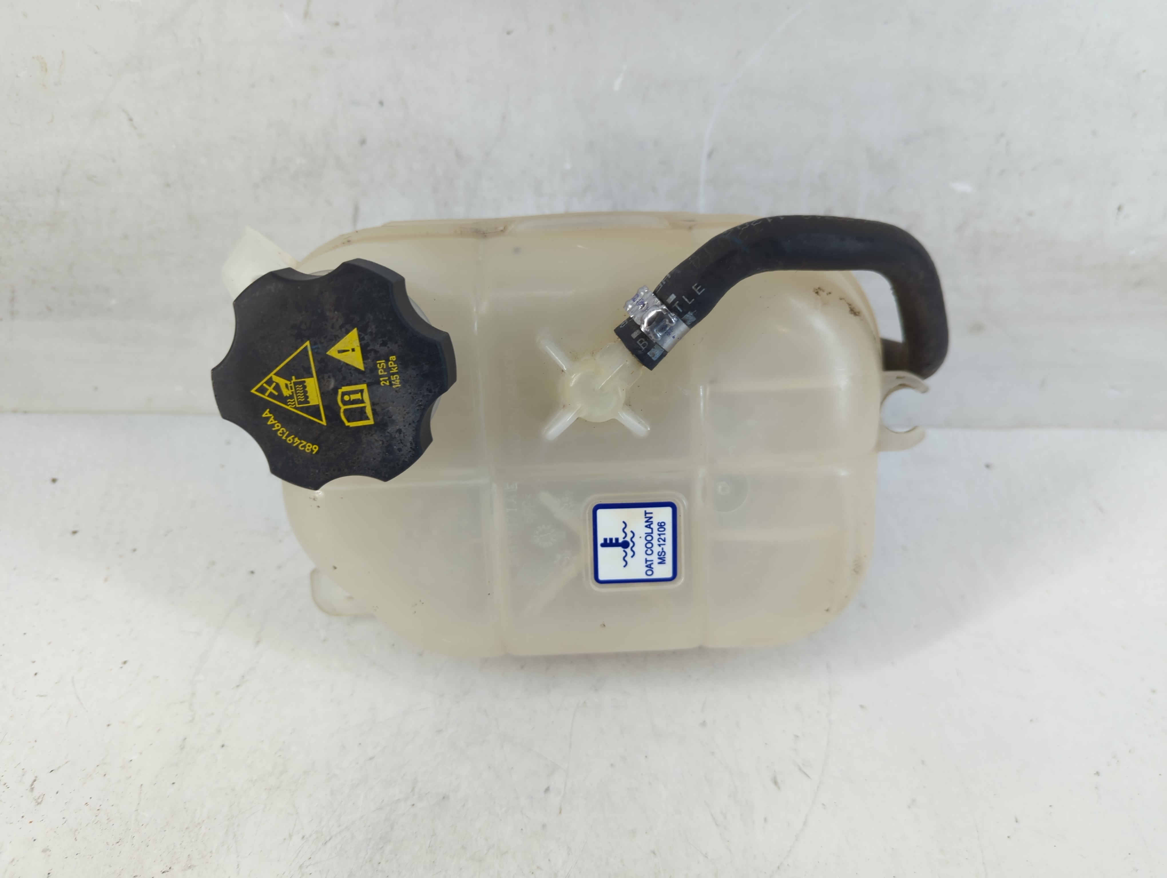 2019-2022 Jeep Cherokee Radiator Coolant Overflow Expansion Tank Bottle 885272 - Oemusedautoparts1.com