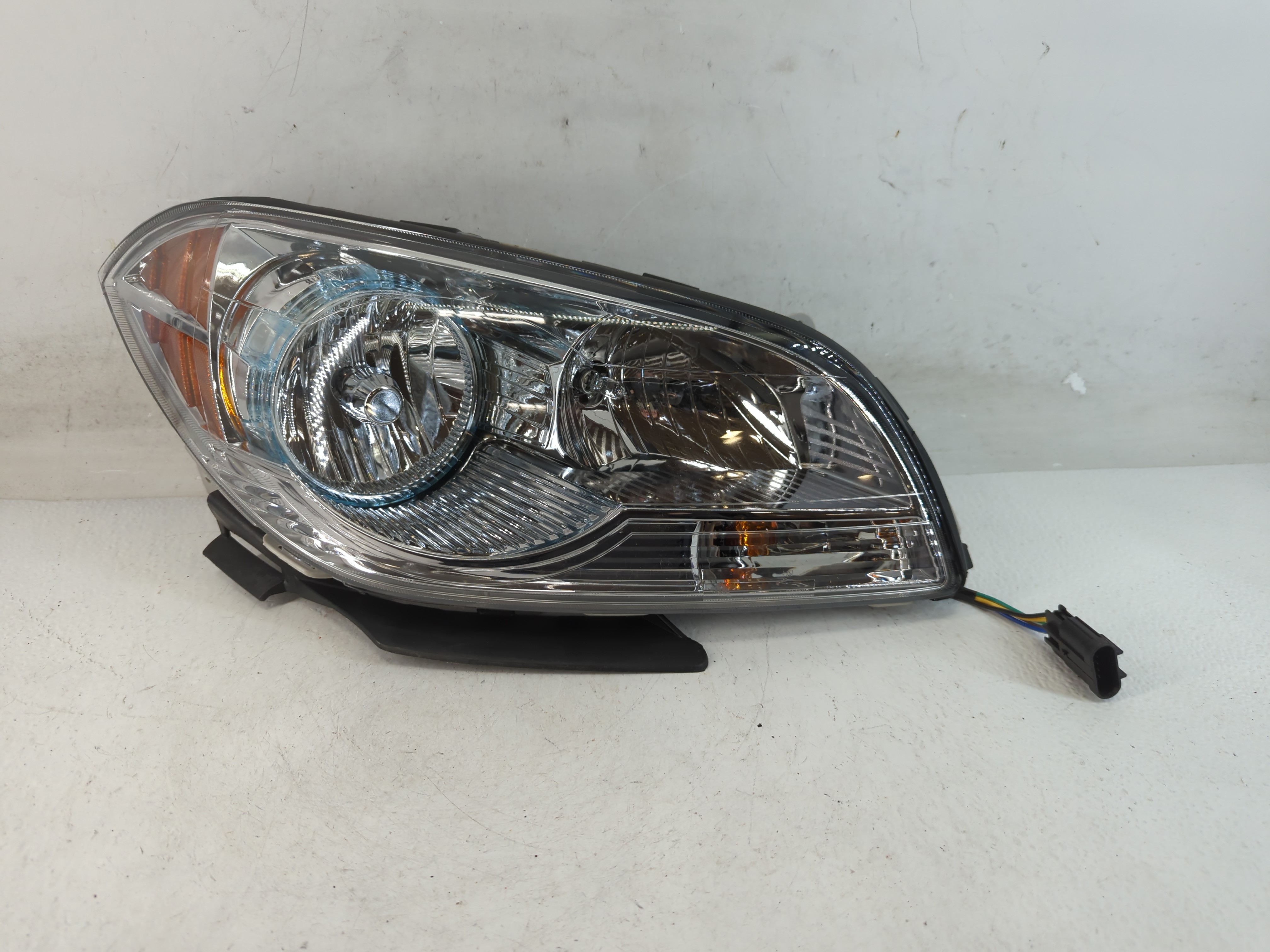 2008-2012 Chevrolet Malibu Passenger Right Oem Head Light Headlight Lamp 885317 - Oemusedautoparts1.com