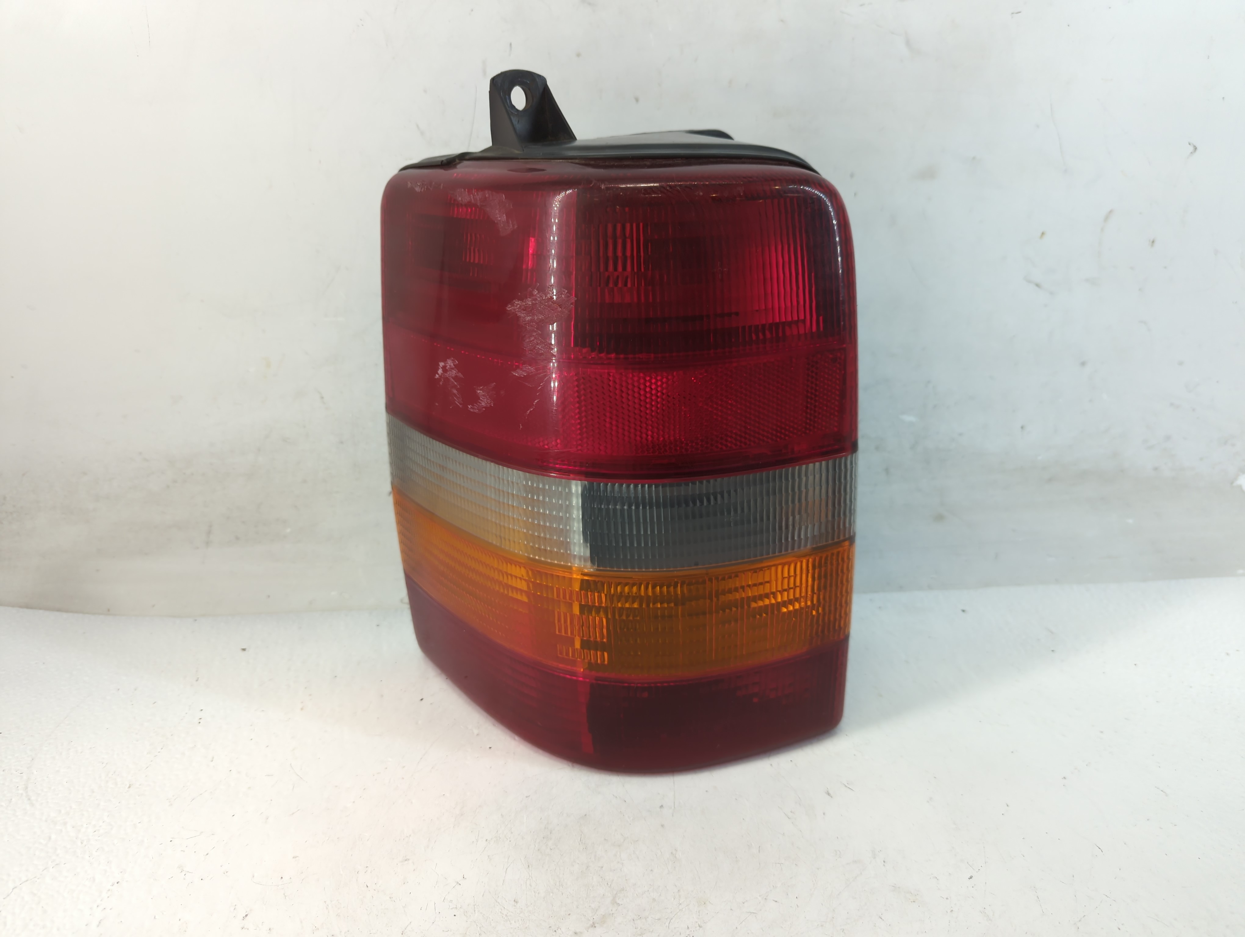 Picture of 1993-1998 Jeep Grand Cherokee Rear Center Lid Brake Light Tail Light 885322