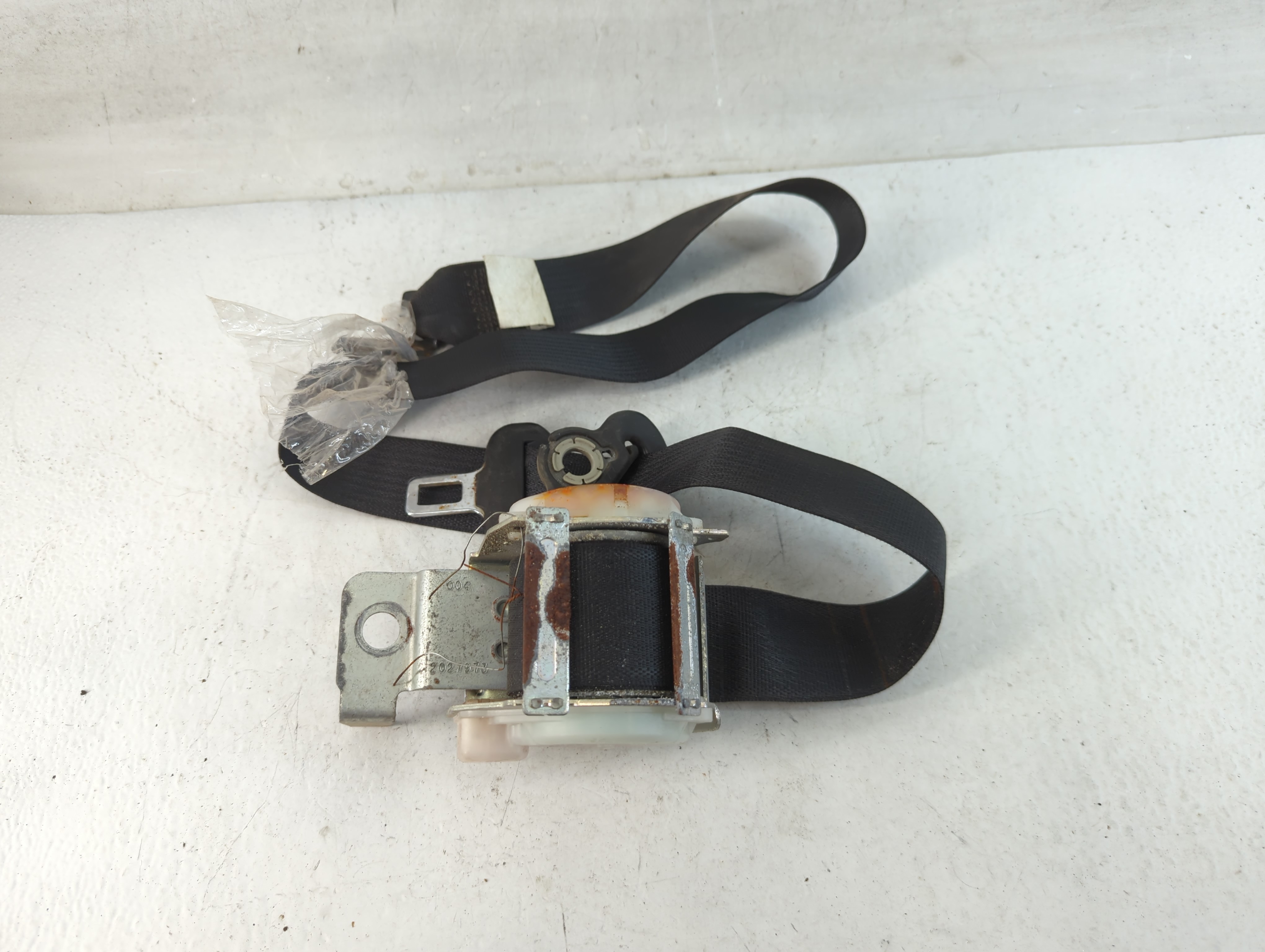 Picture of 2004-2011 Ford Ranger Driver Left Seat Belt Front Retractor 885397